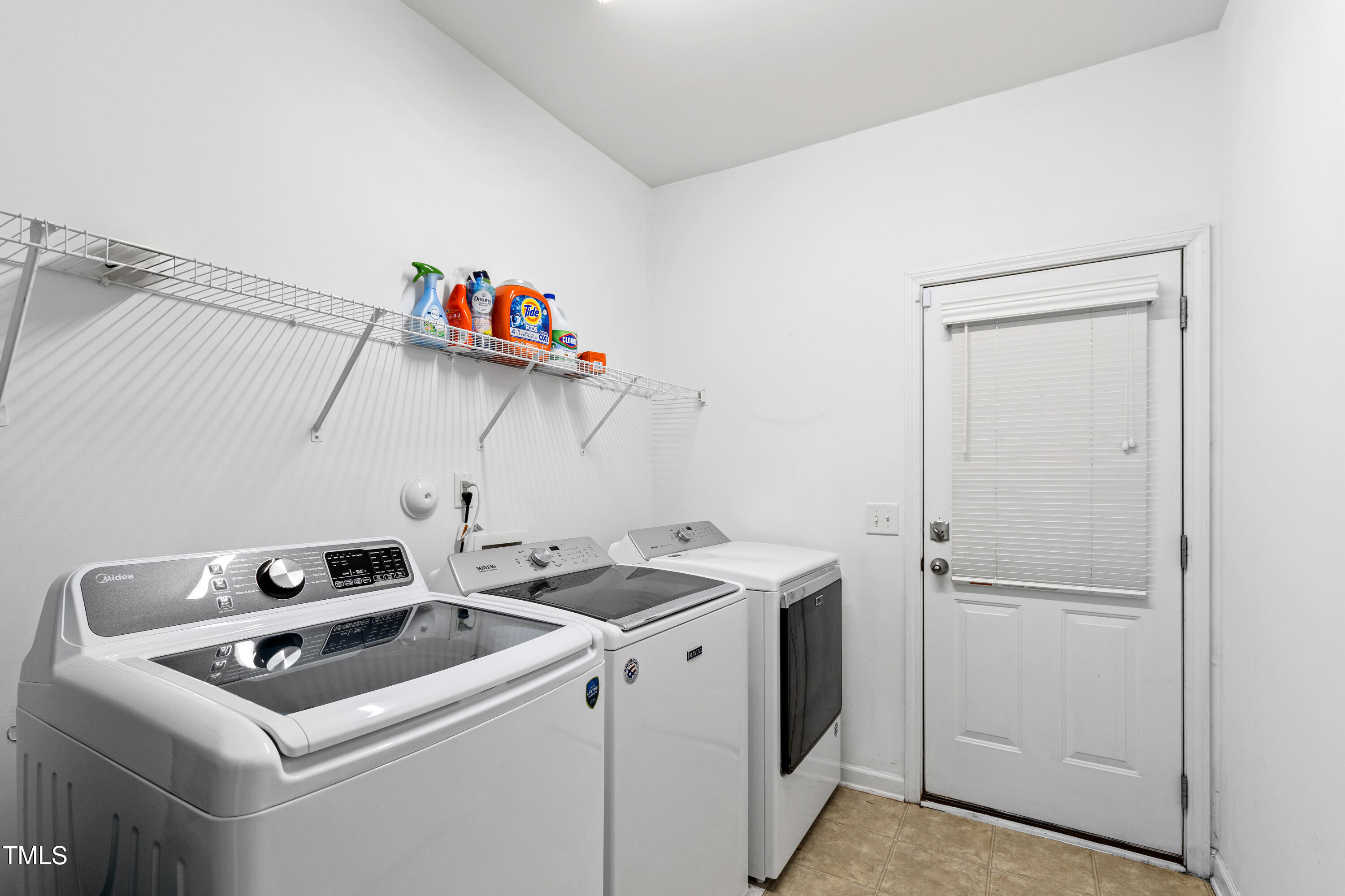 2733 Laurelcherry Street