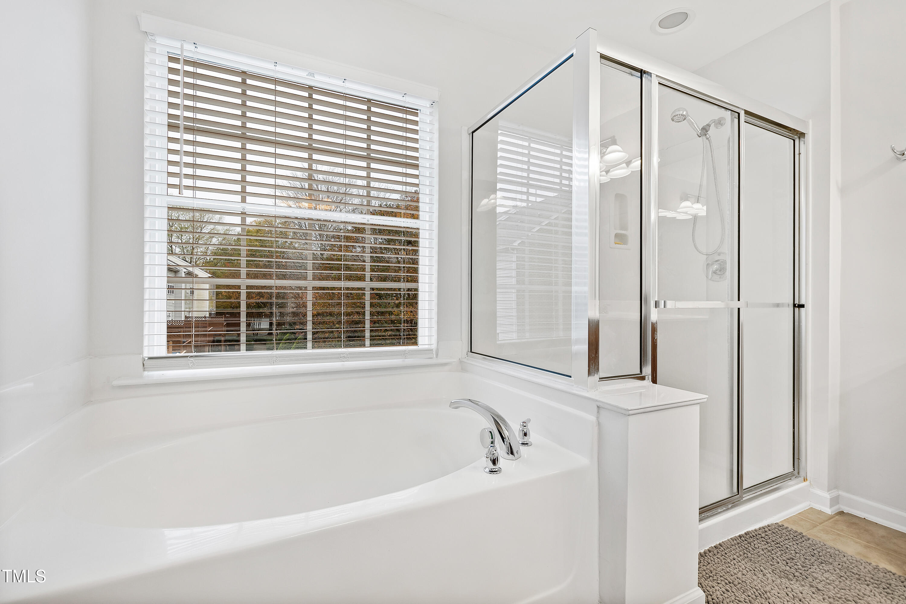 2733 Laurelcherry Street