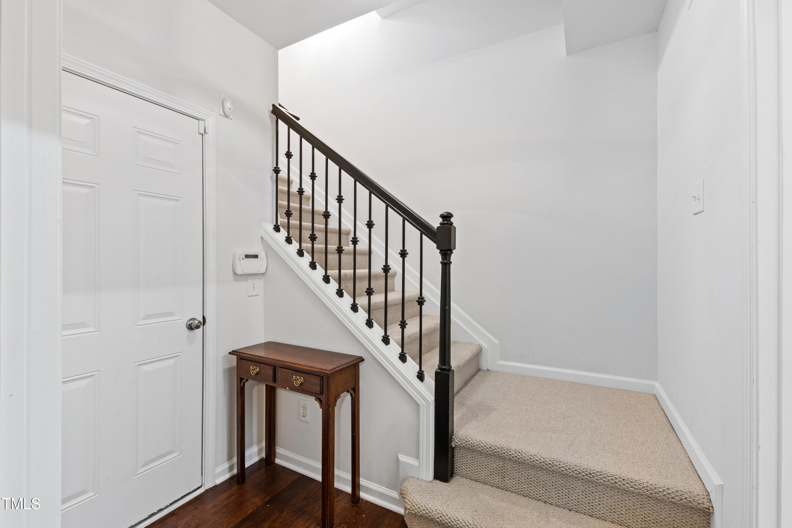 2733 Laurelcherry Street