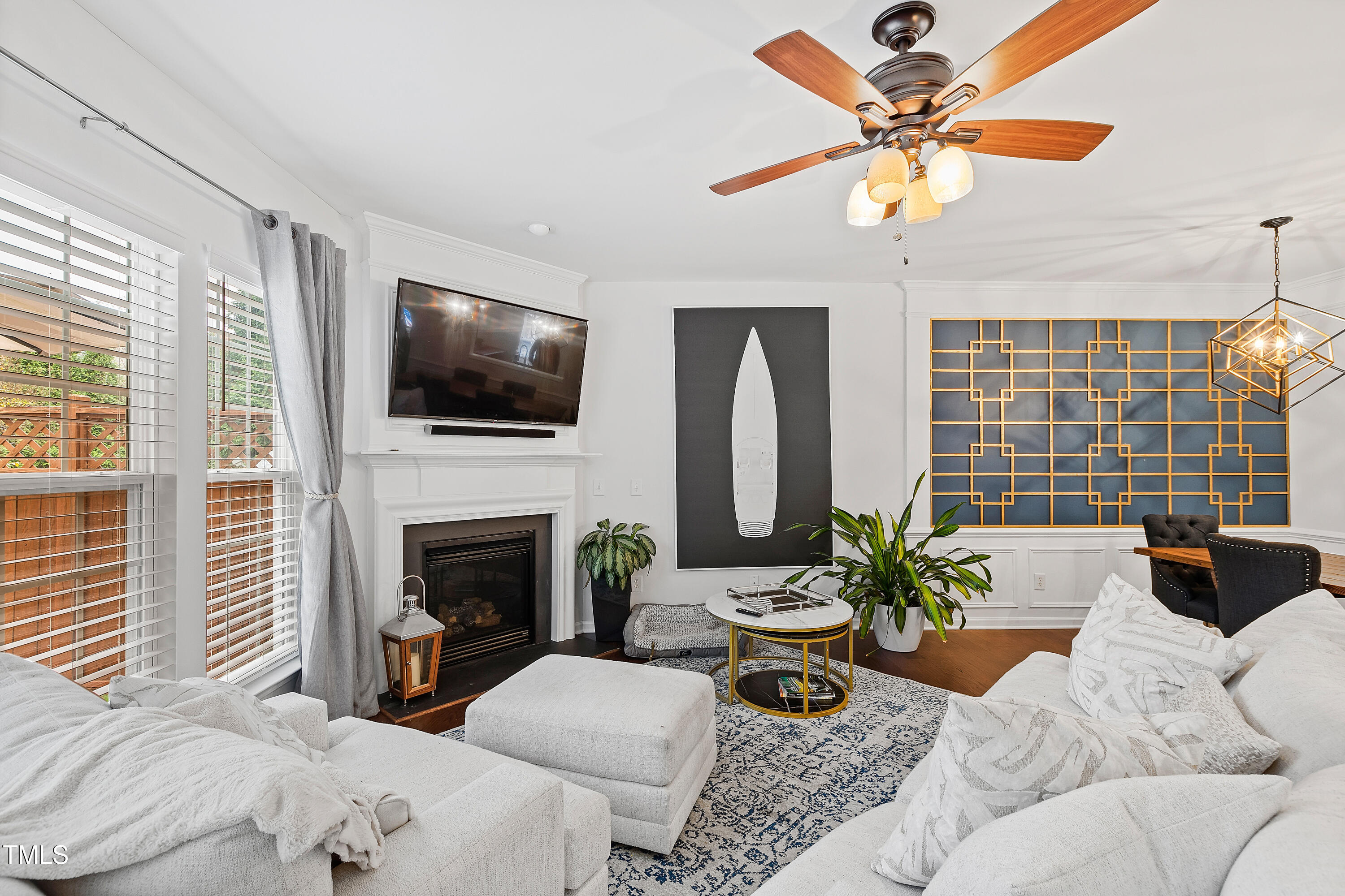 2733 Laurelcherry Street