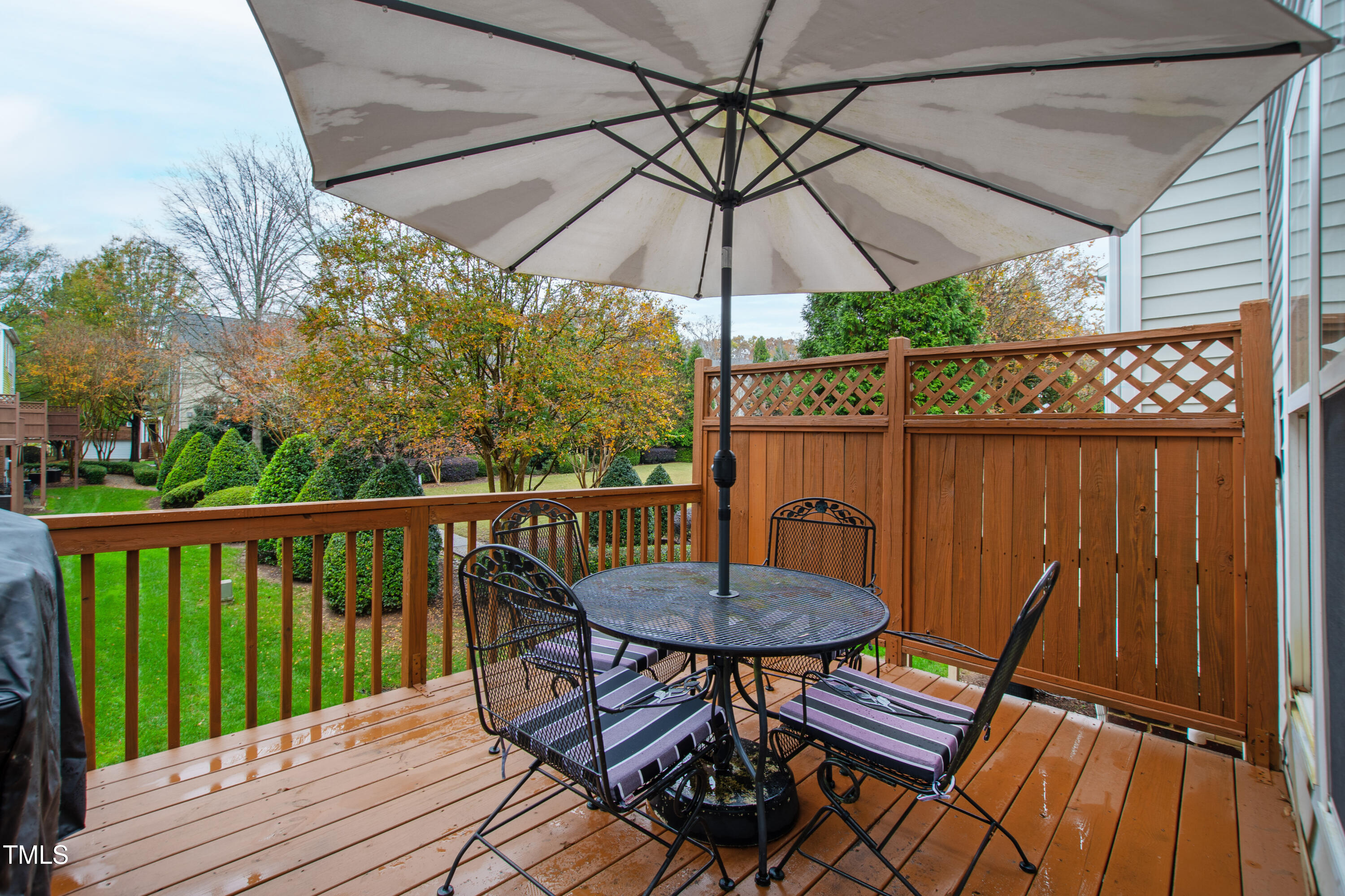 2733 Laurelcherry Street