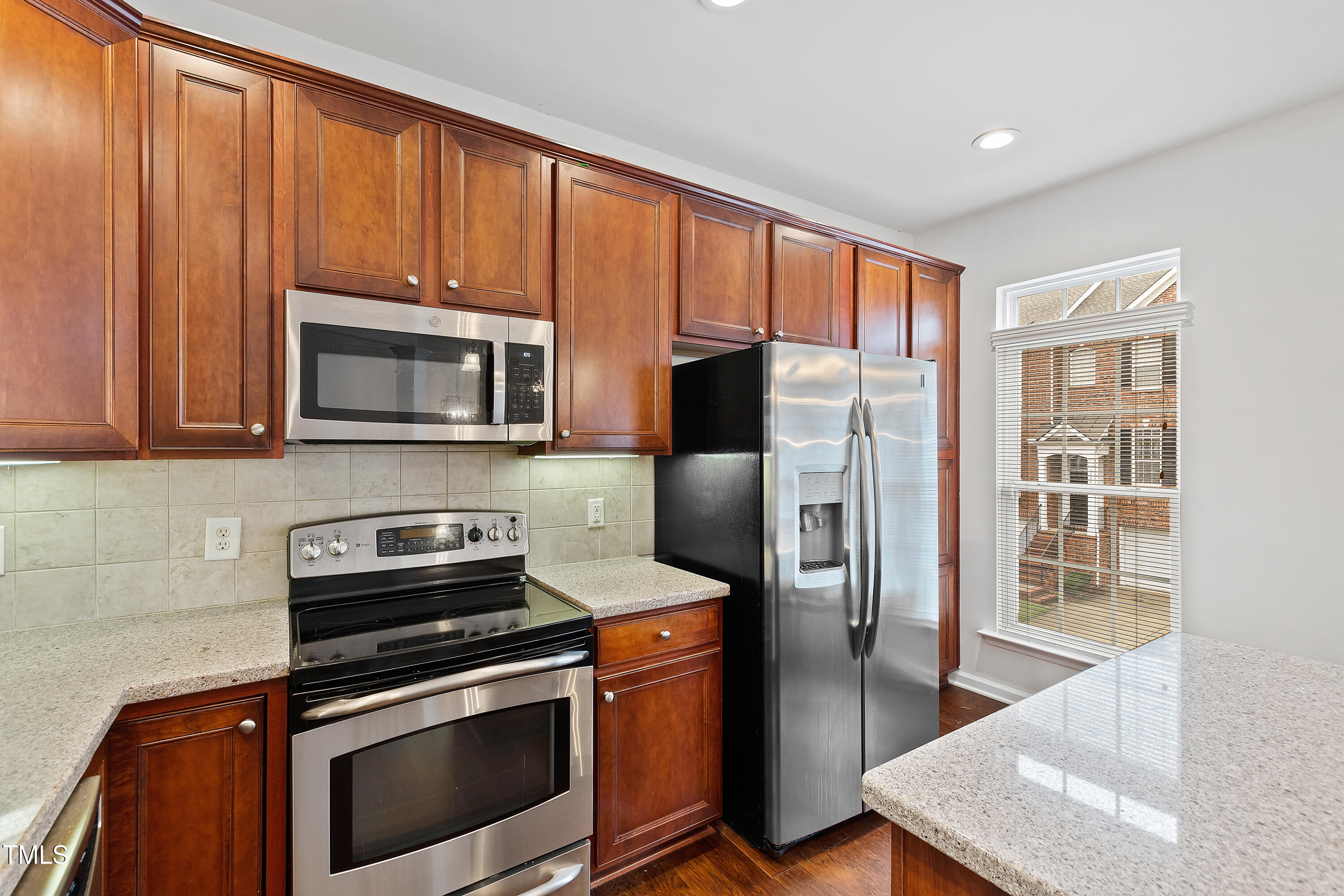 2733 Laurelcherry Street