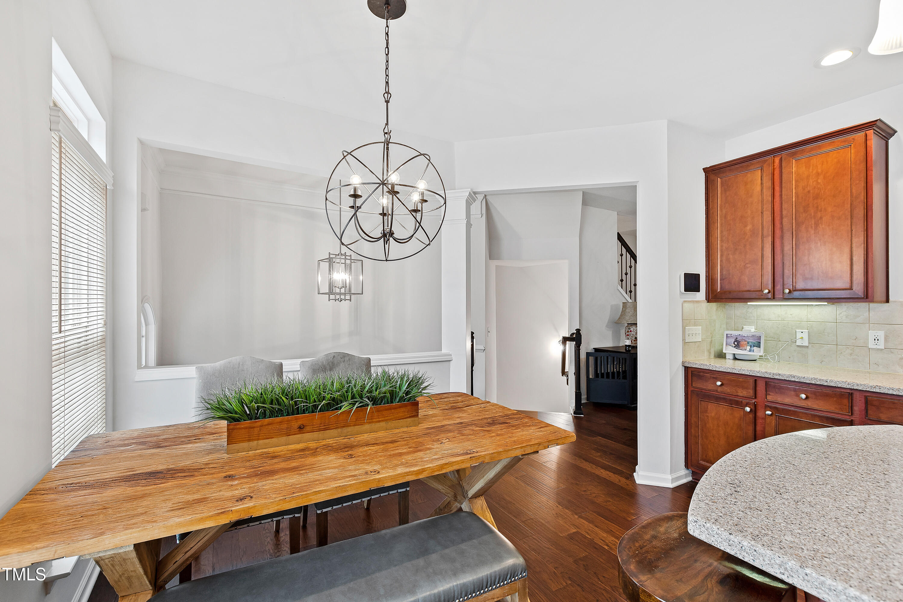 2733 Laurelcherry Street