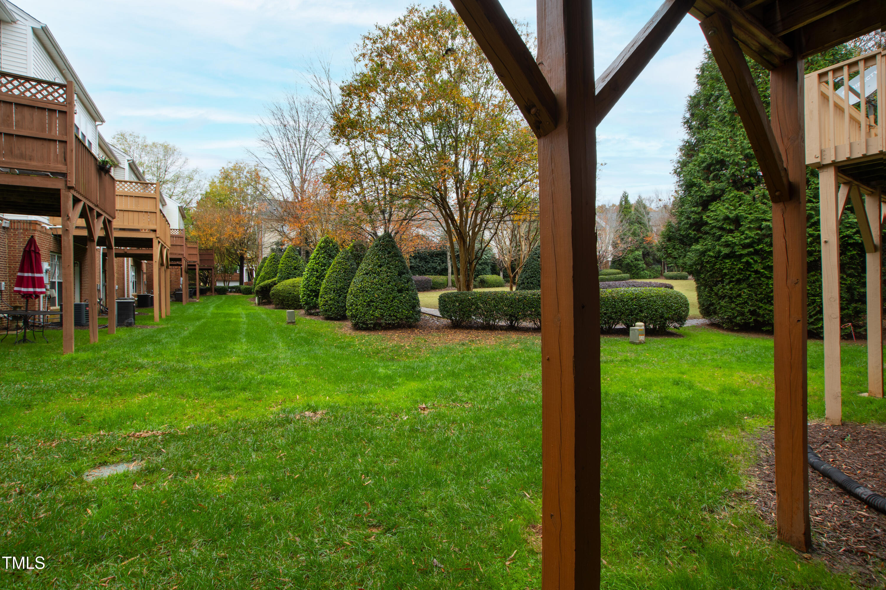 2733 Laurelcherry Street