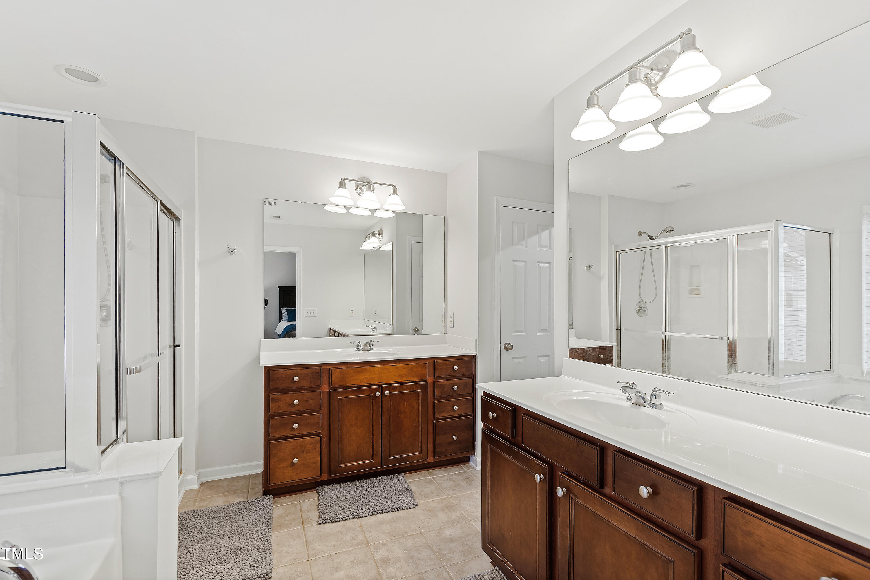 2733 Laurelcherry Street