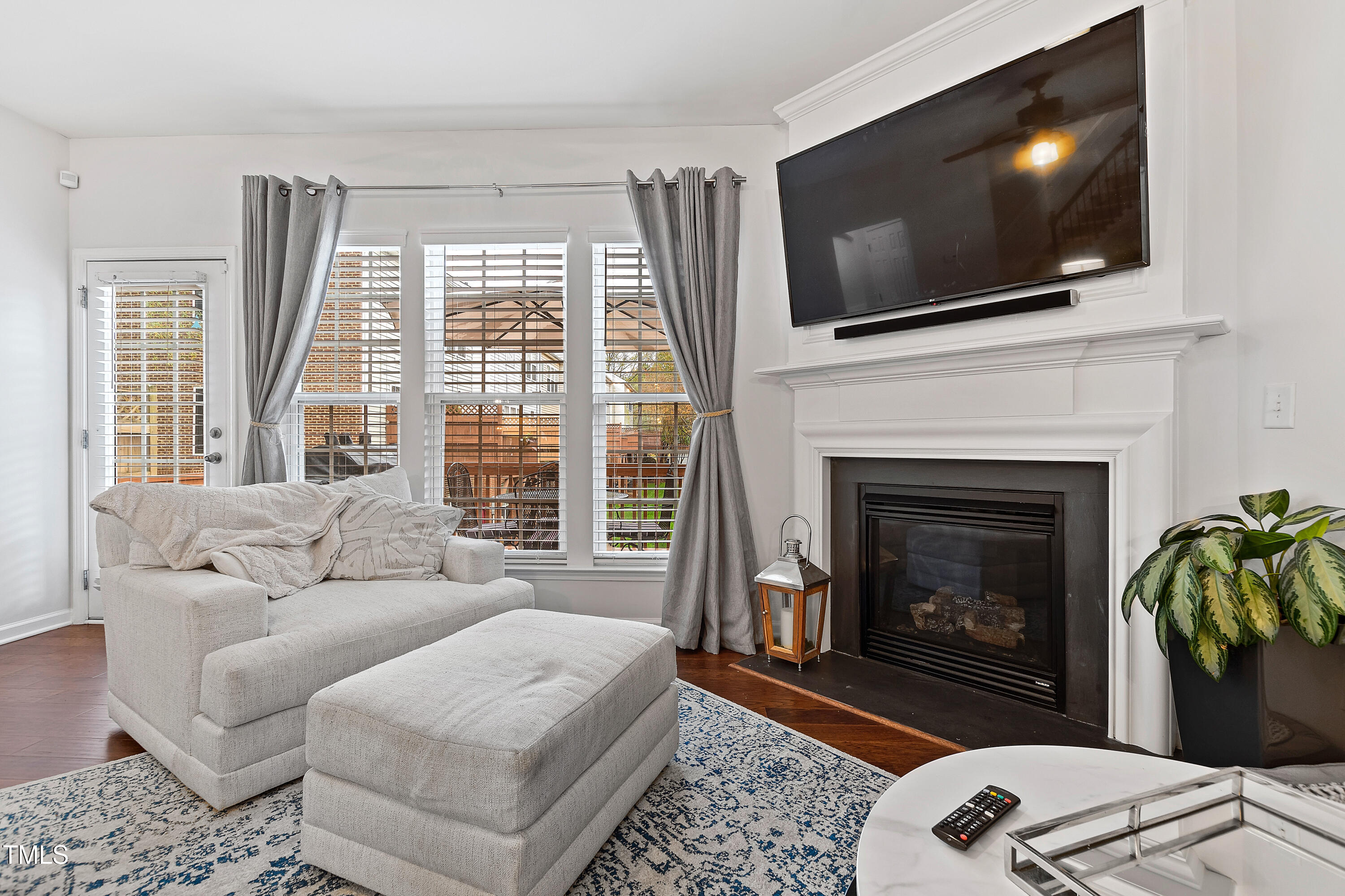 2733 Laurelcherry Street