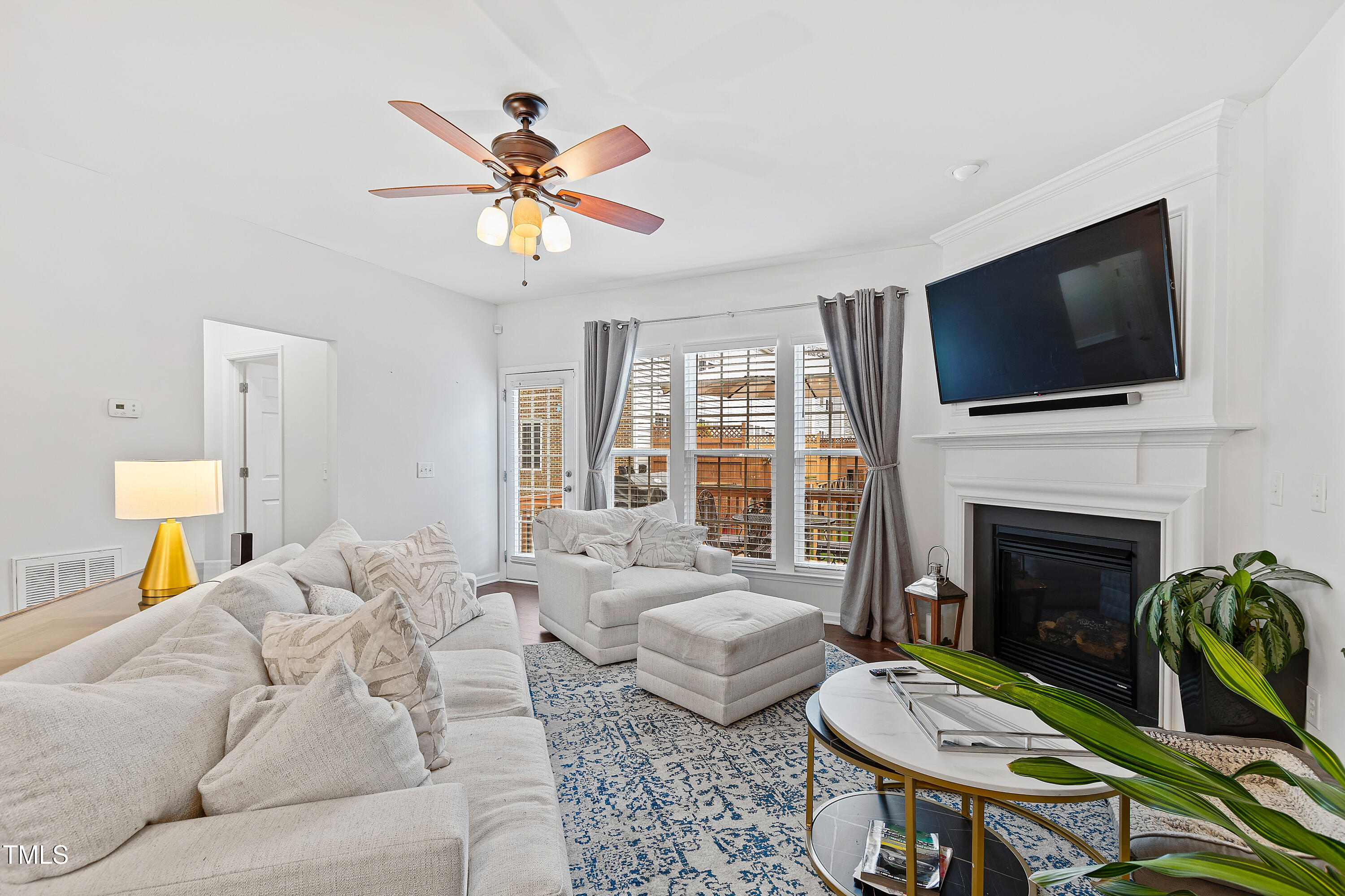 2733 Laurelcherry Street