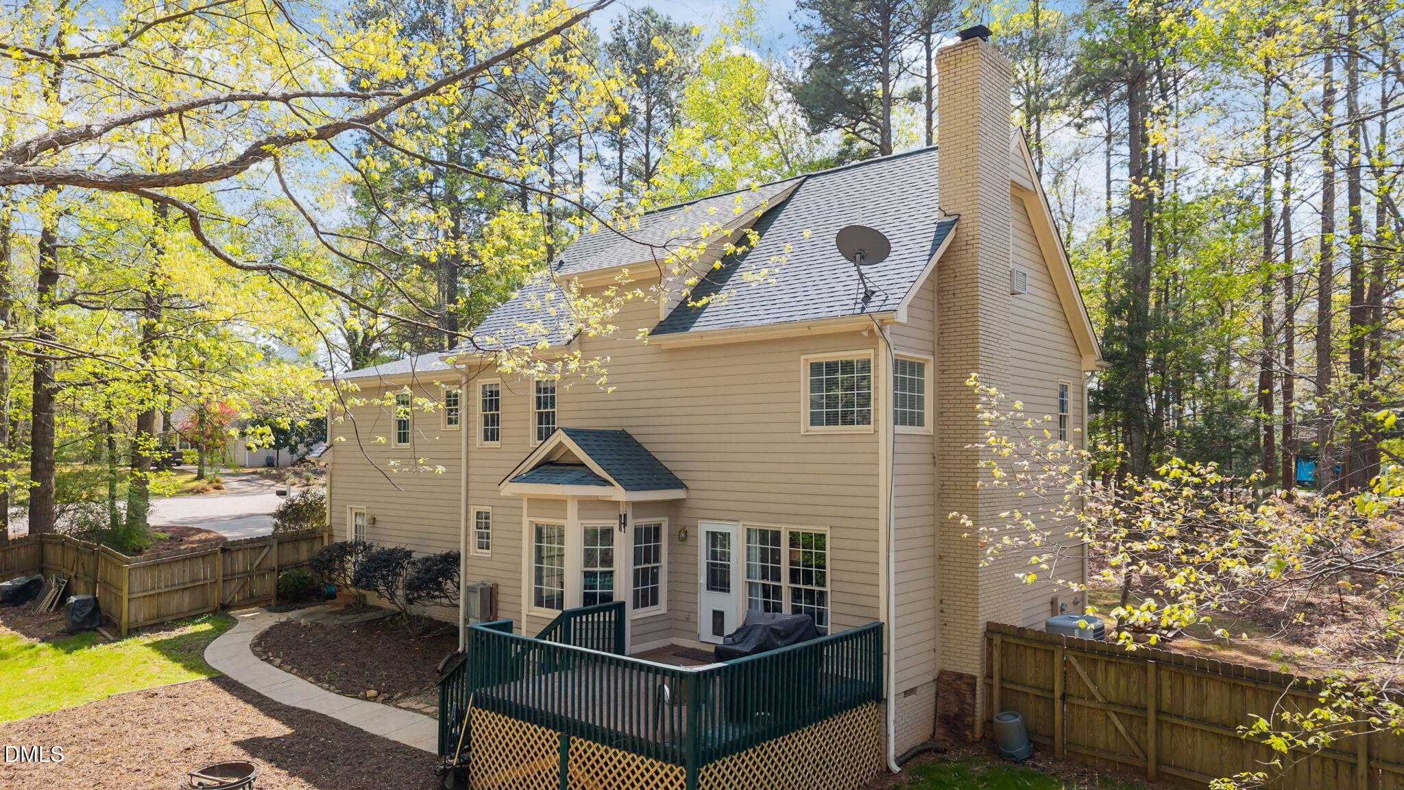 2401 Worthing Court