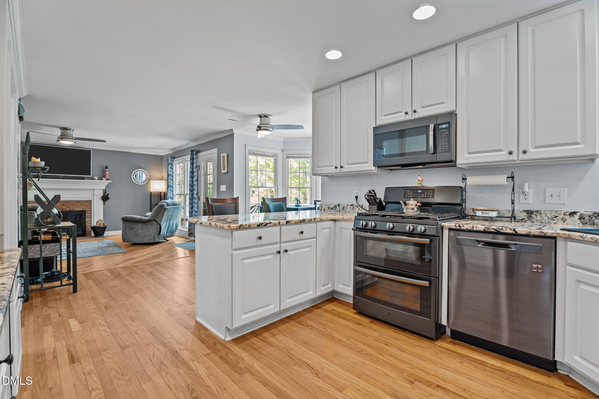 2401 Worthing Court