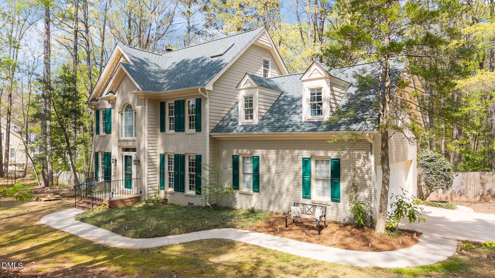 2401 Worthing Court