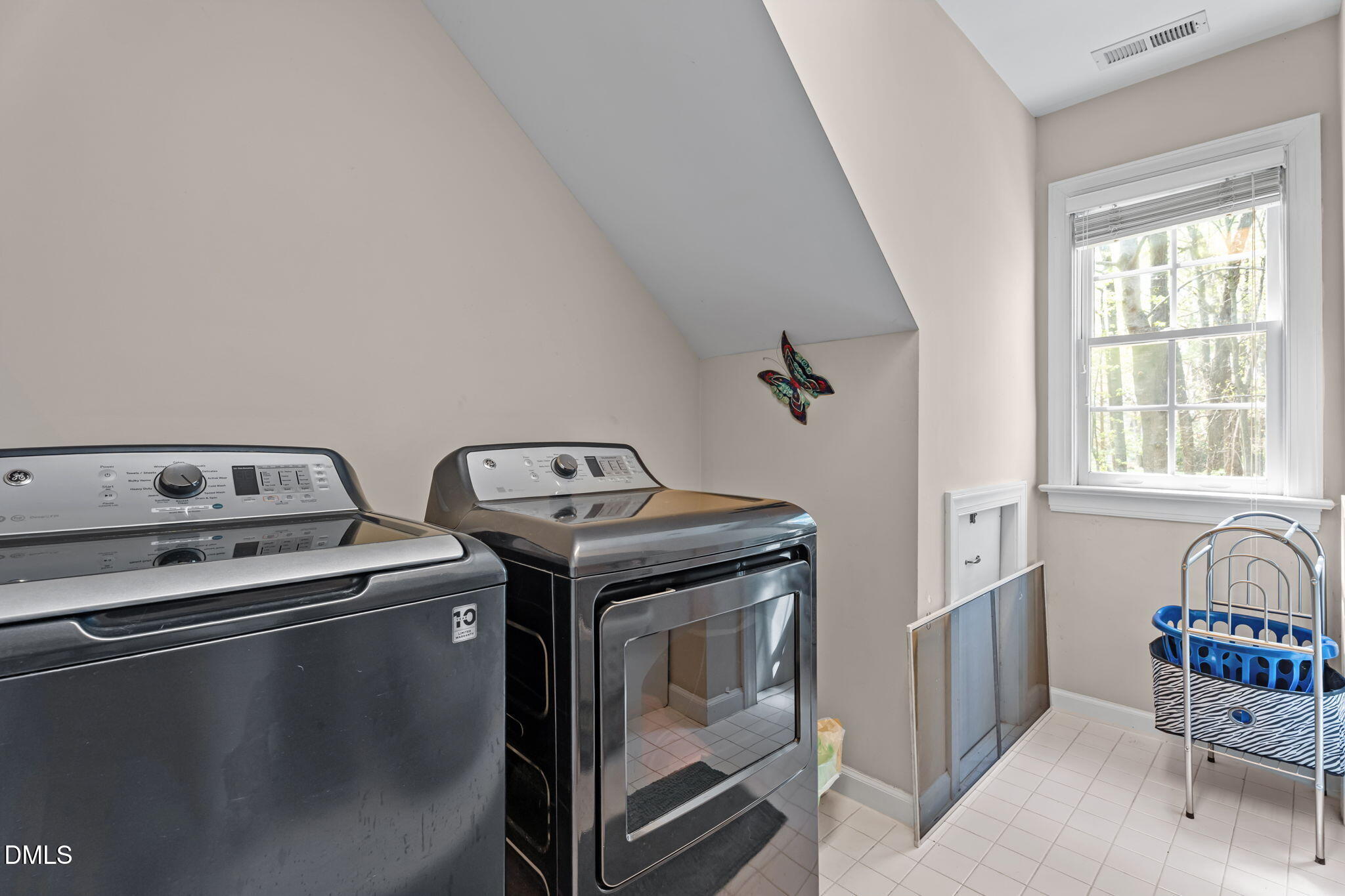 2401 Worthing Court