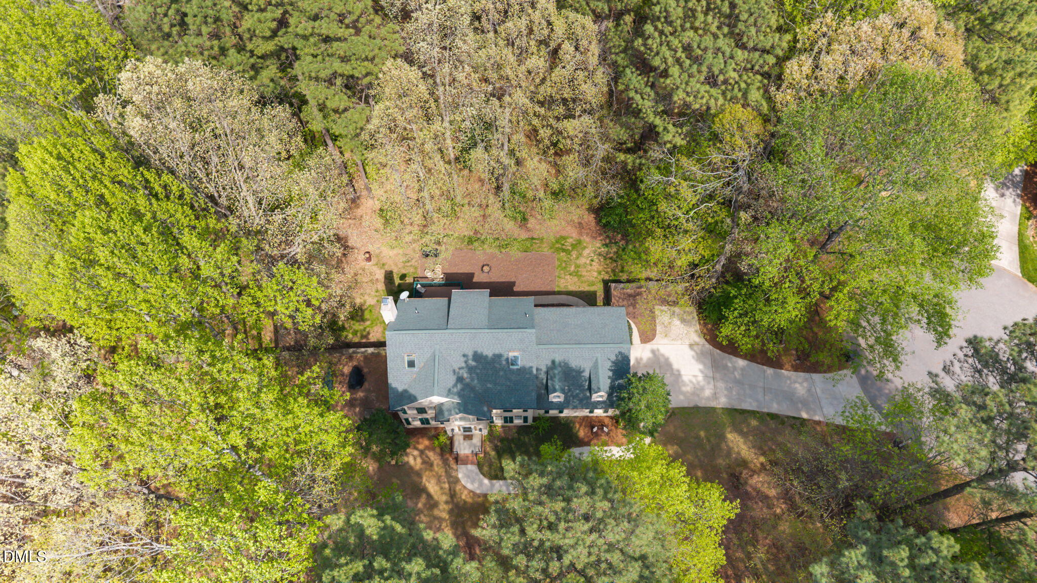 2401 Worthing Court