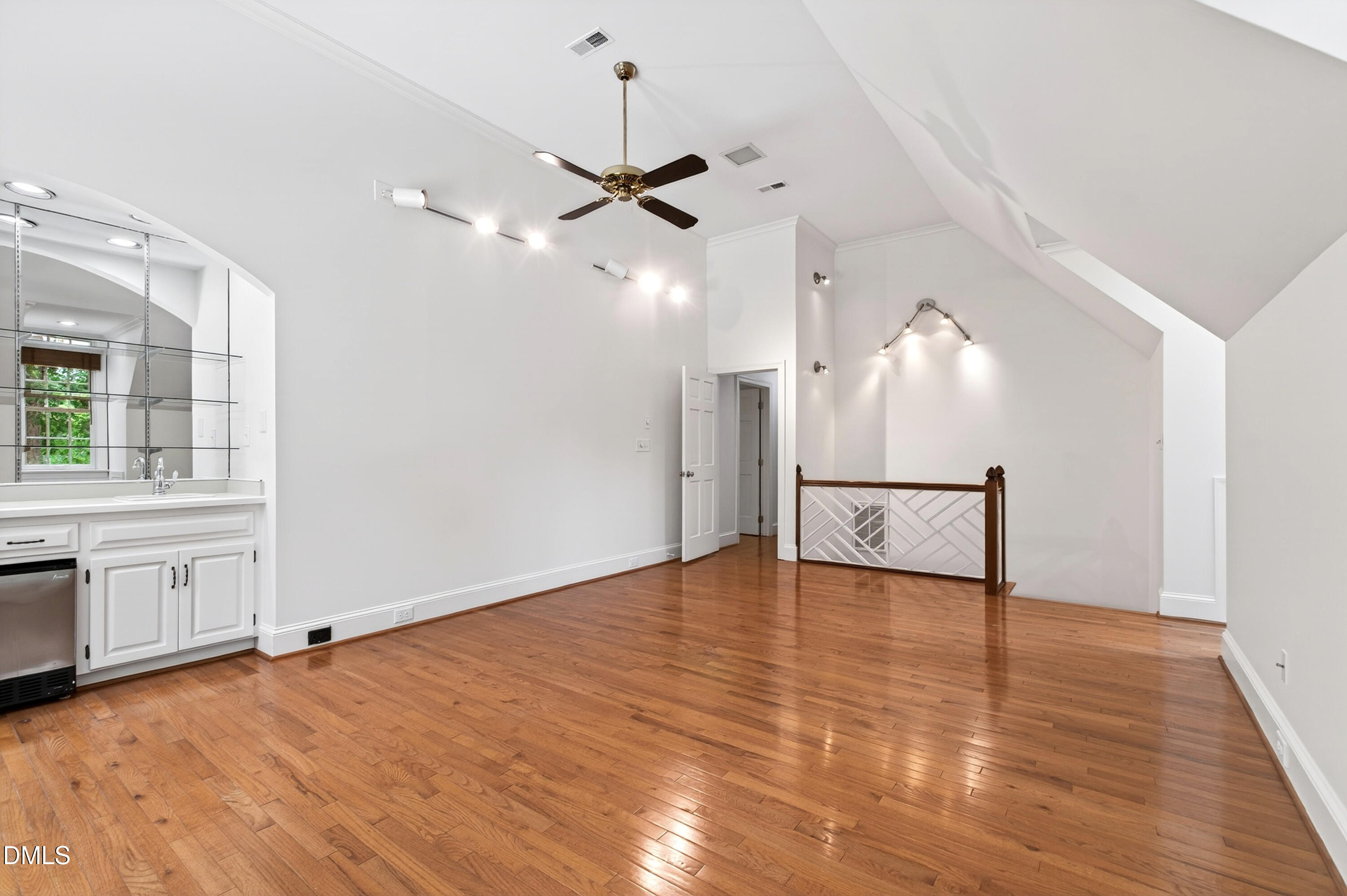 1117 Bentham Drive