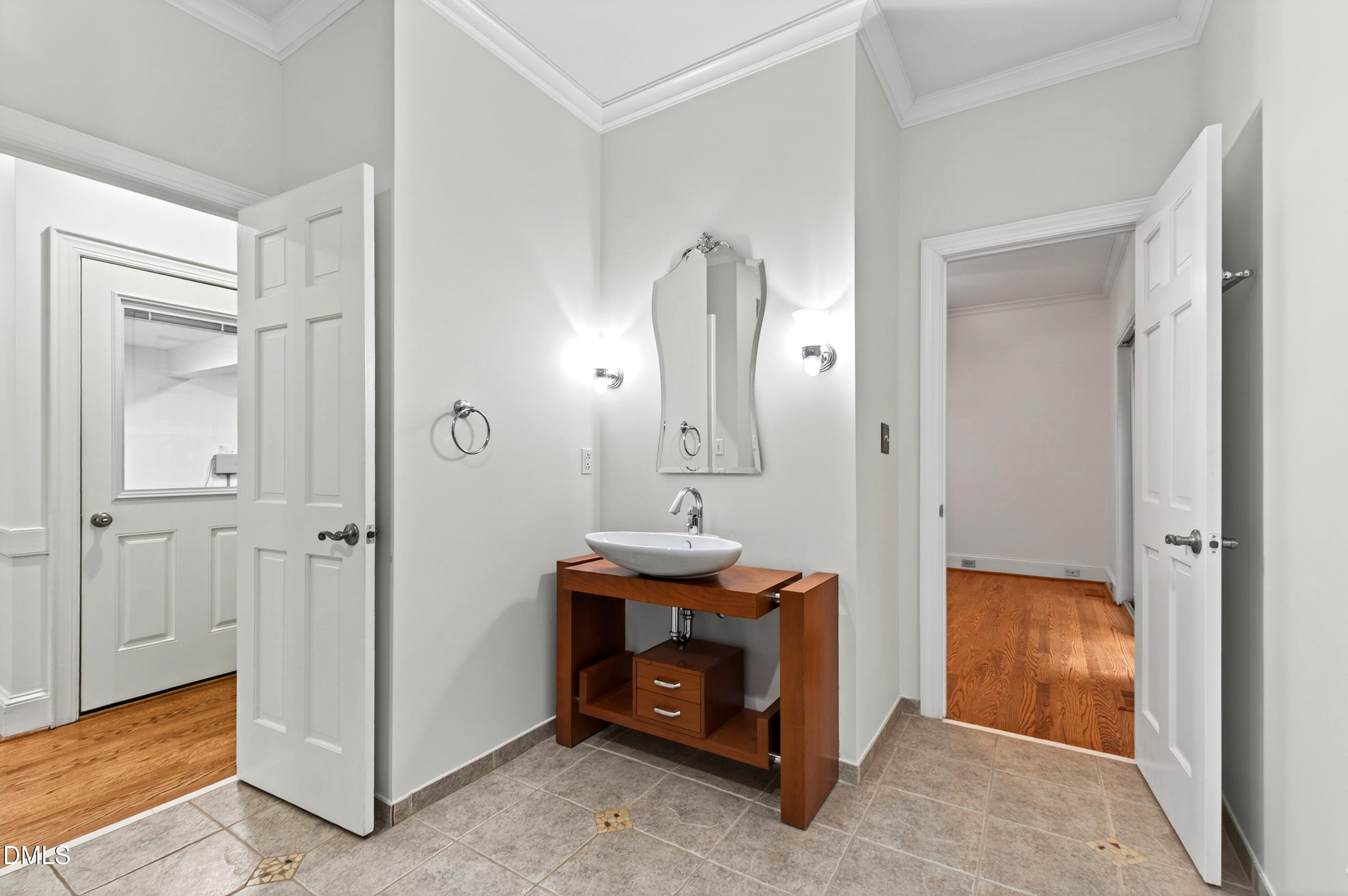 1117 Bentham Drive