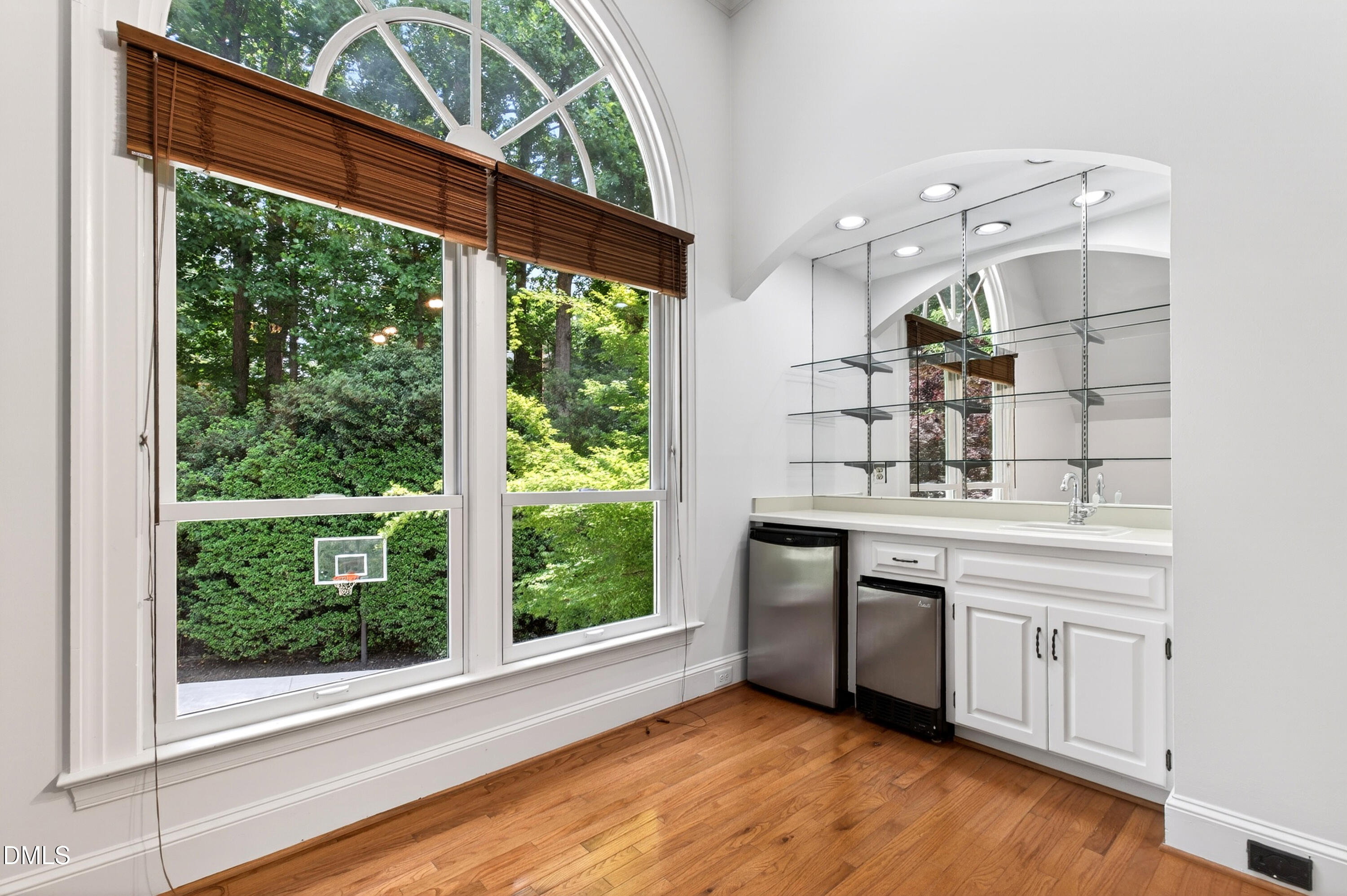 1117 Bentham Drive