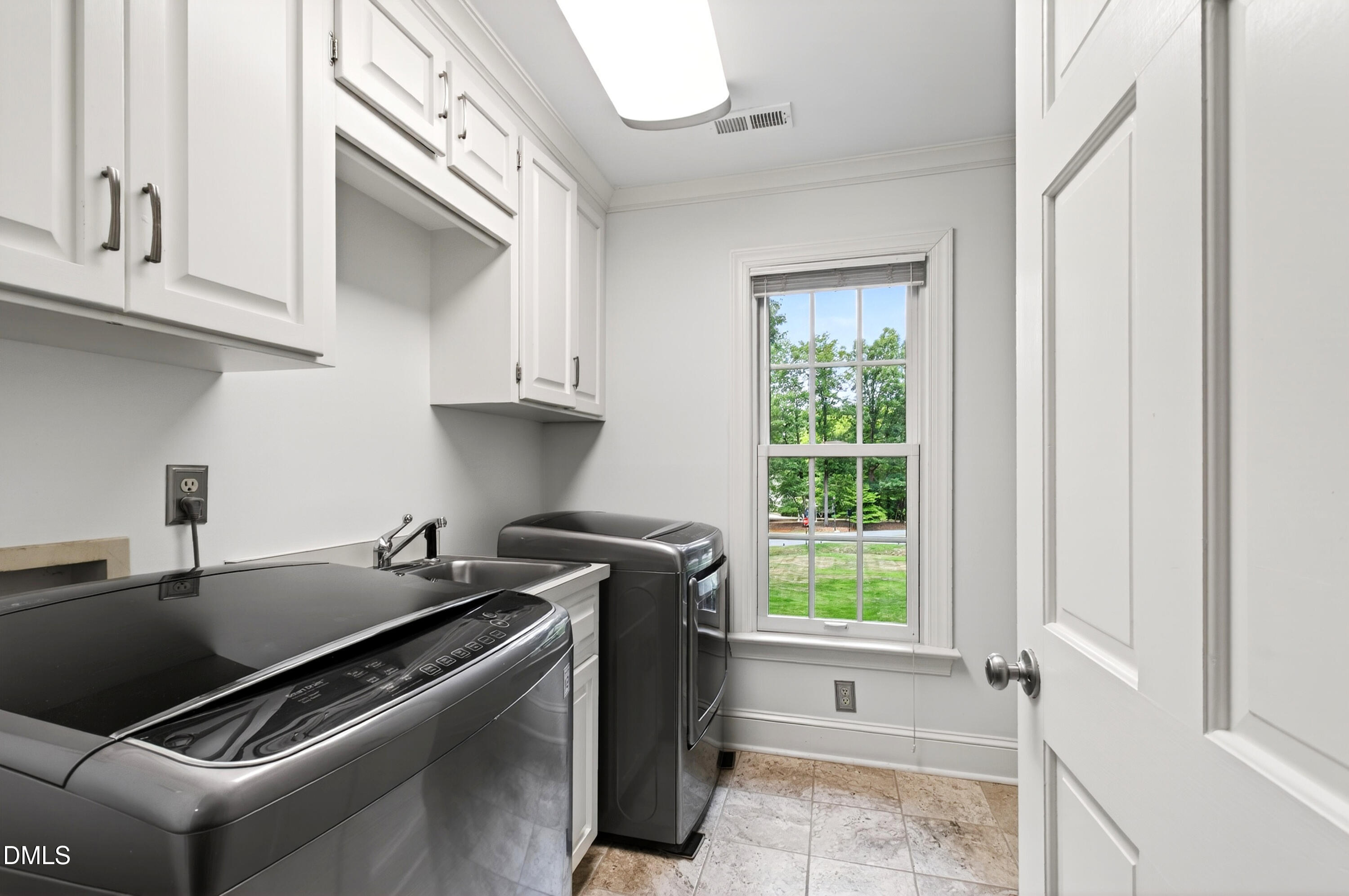 1117 Bentham Drive