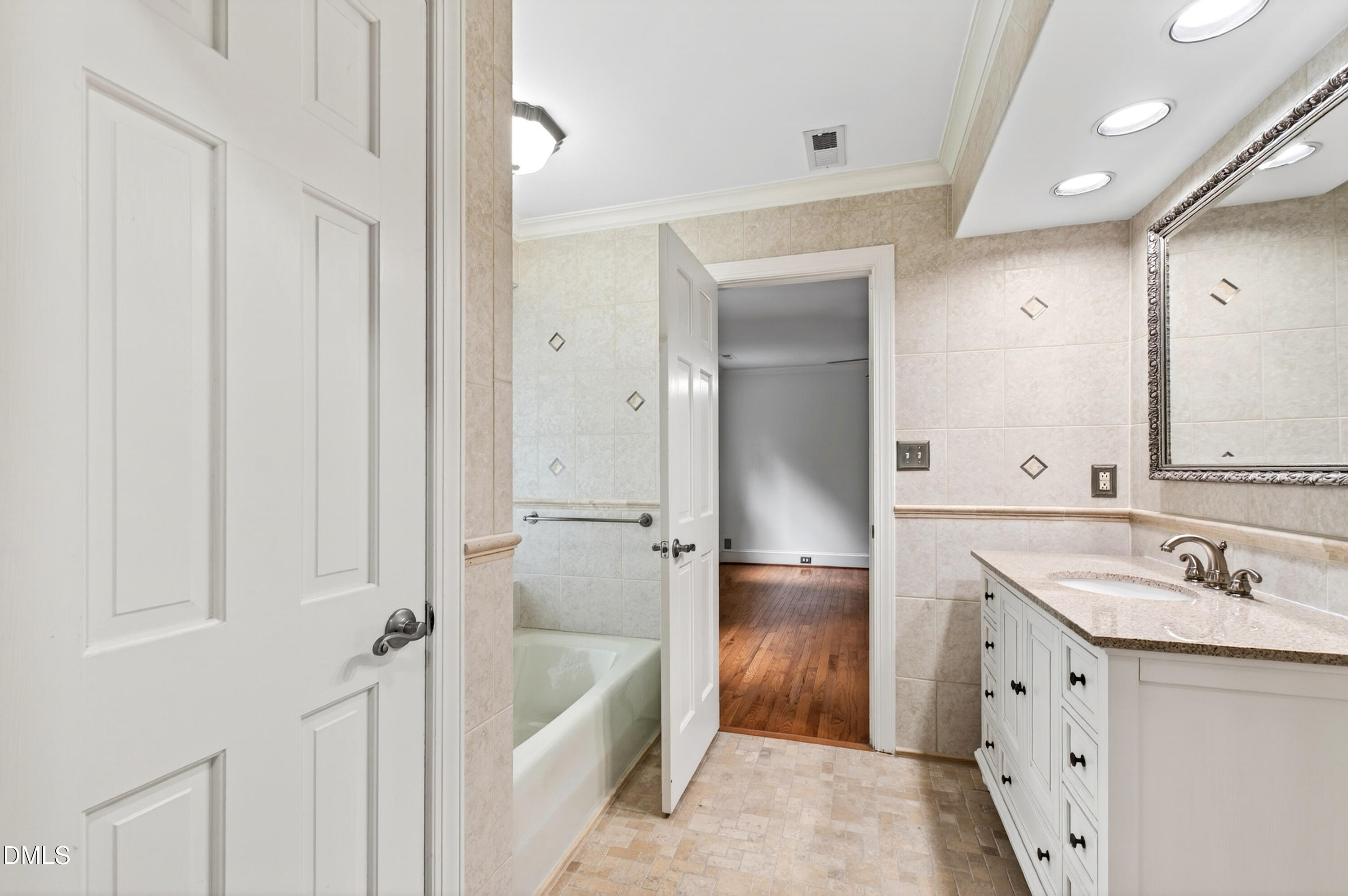 1117 Bentham Drive