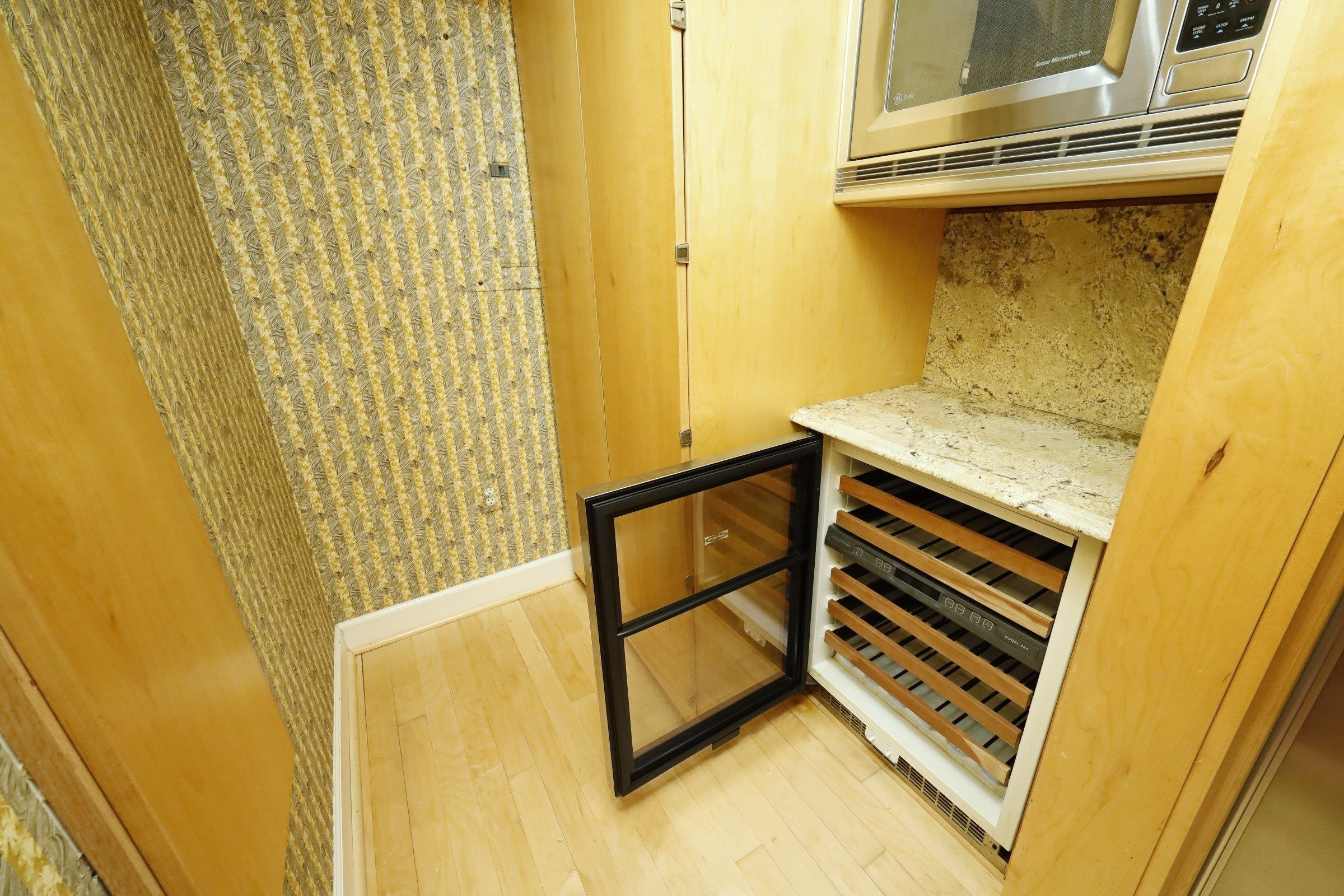 108 Northbrook Drive Unit: 305