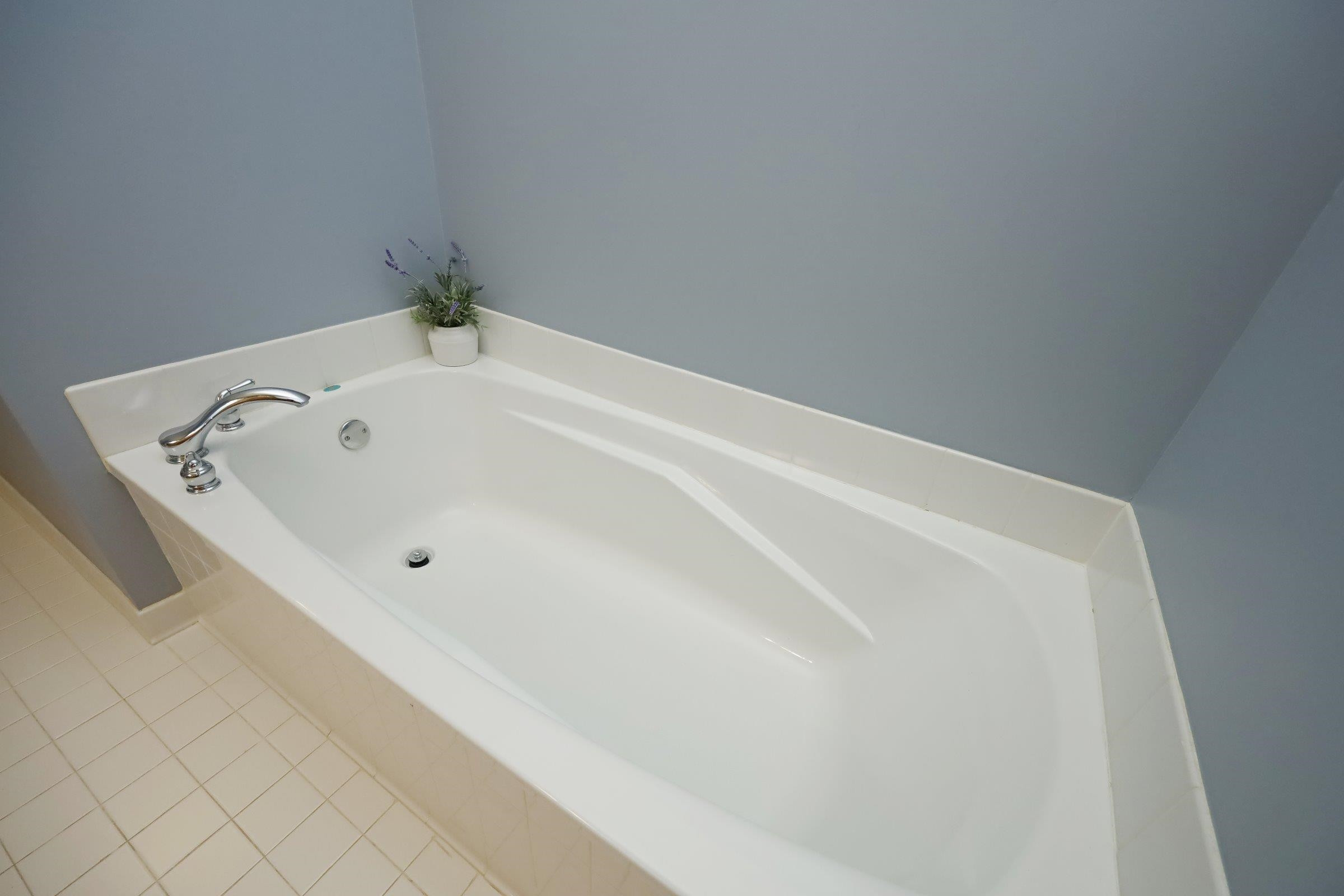 108 Northbrook Drive Unit: 305