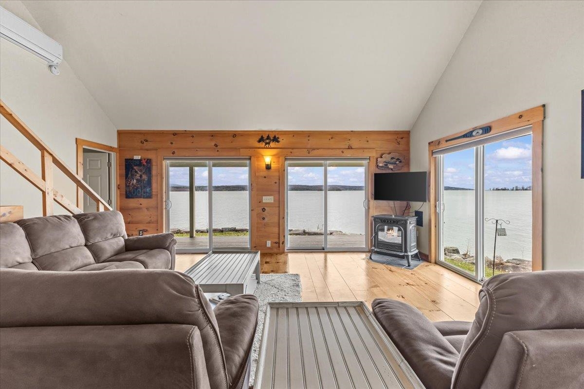 1223 Hathaway Point Road