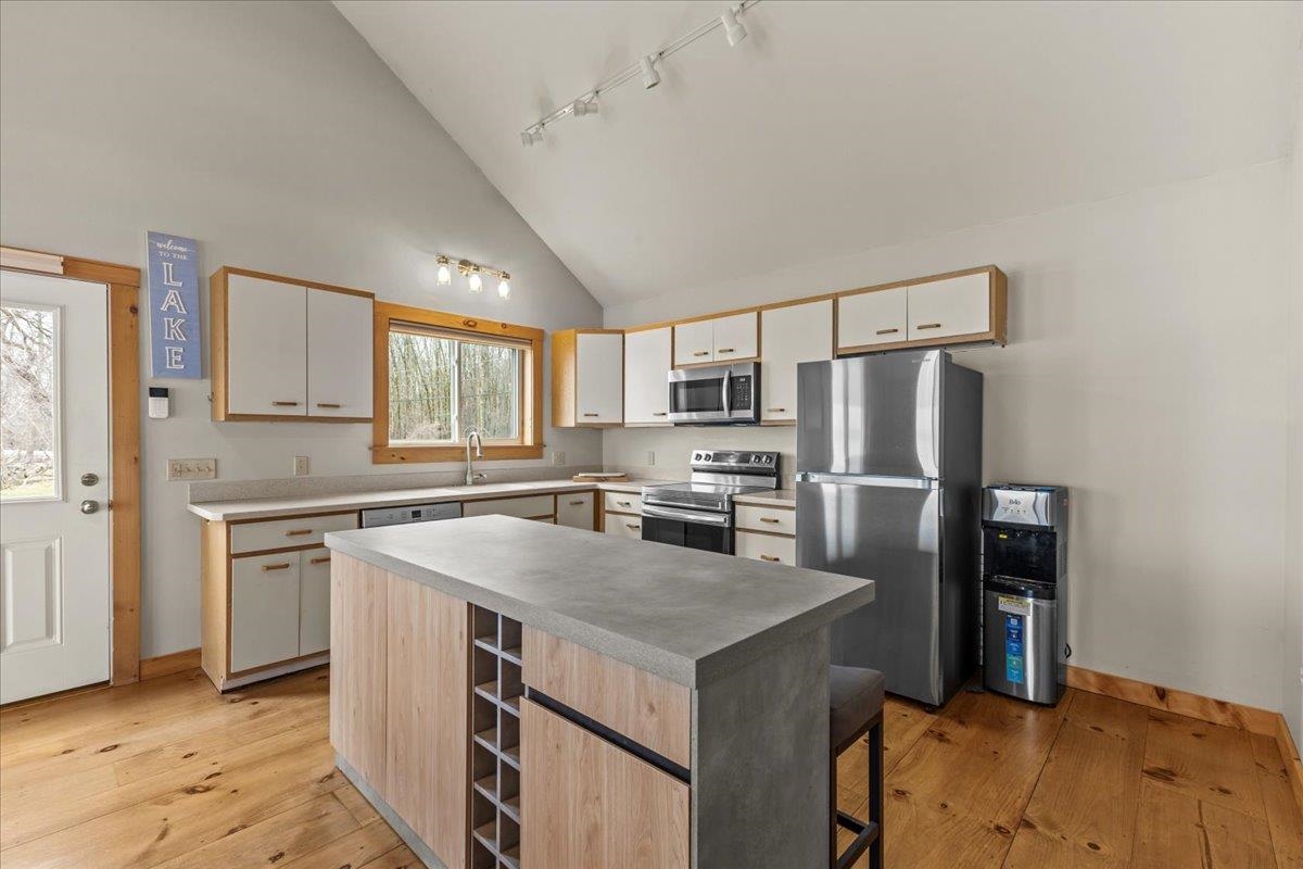 1223 Hathaway Point Road