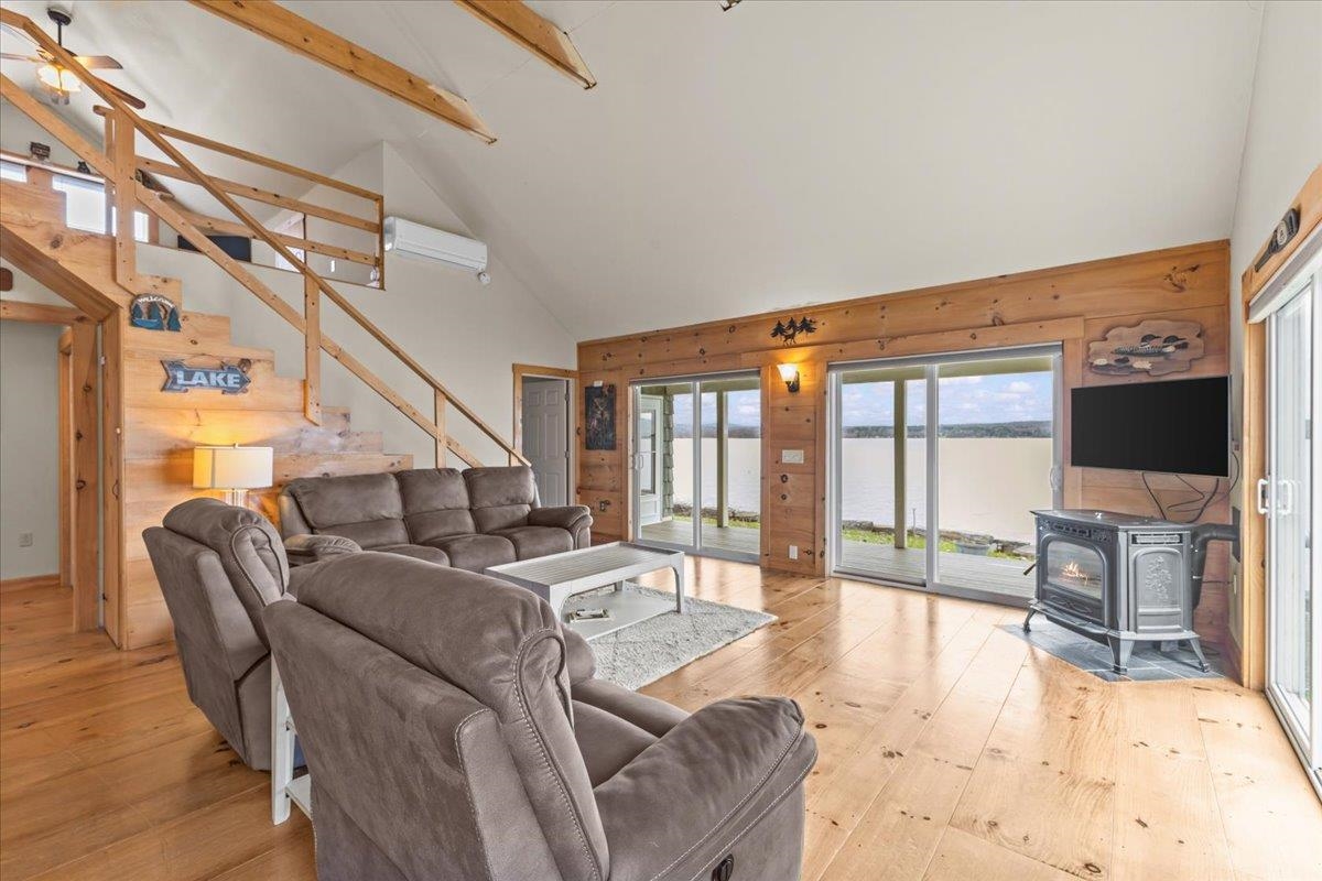 1223 Hathaway Point Road