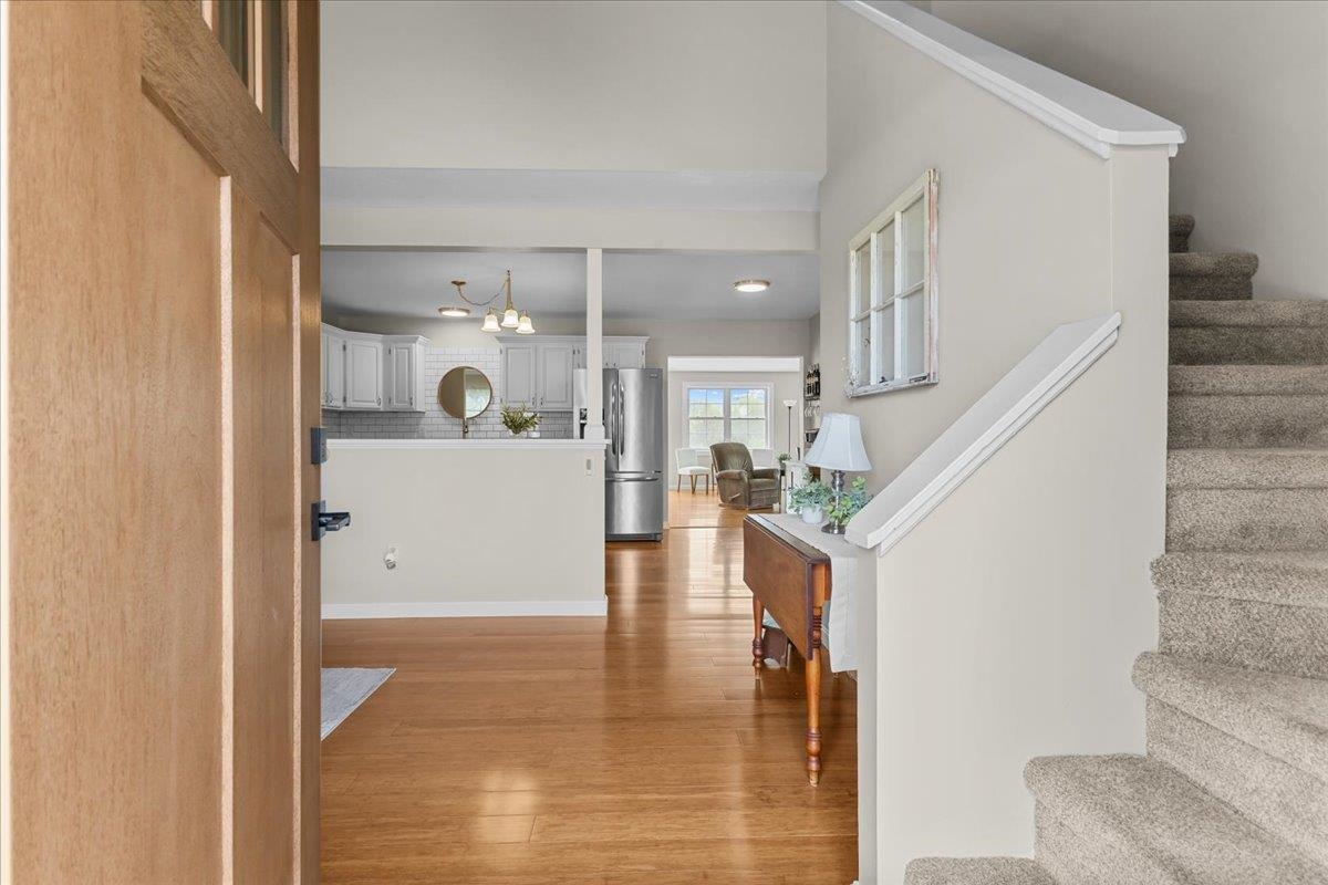 6 Vivian Lane
