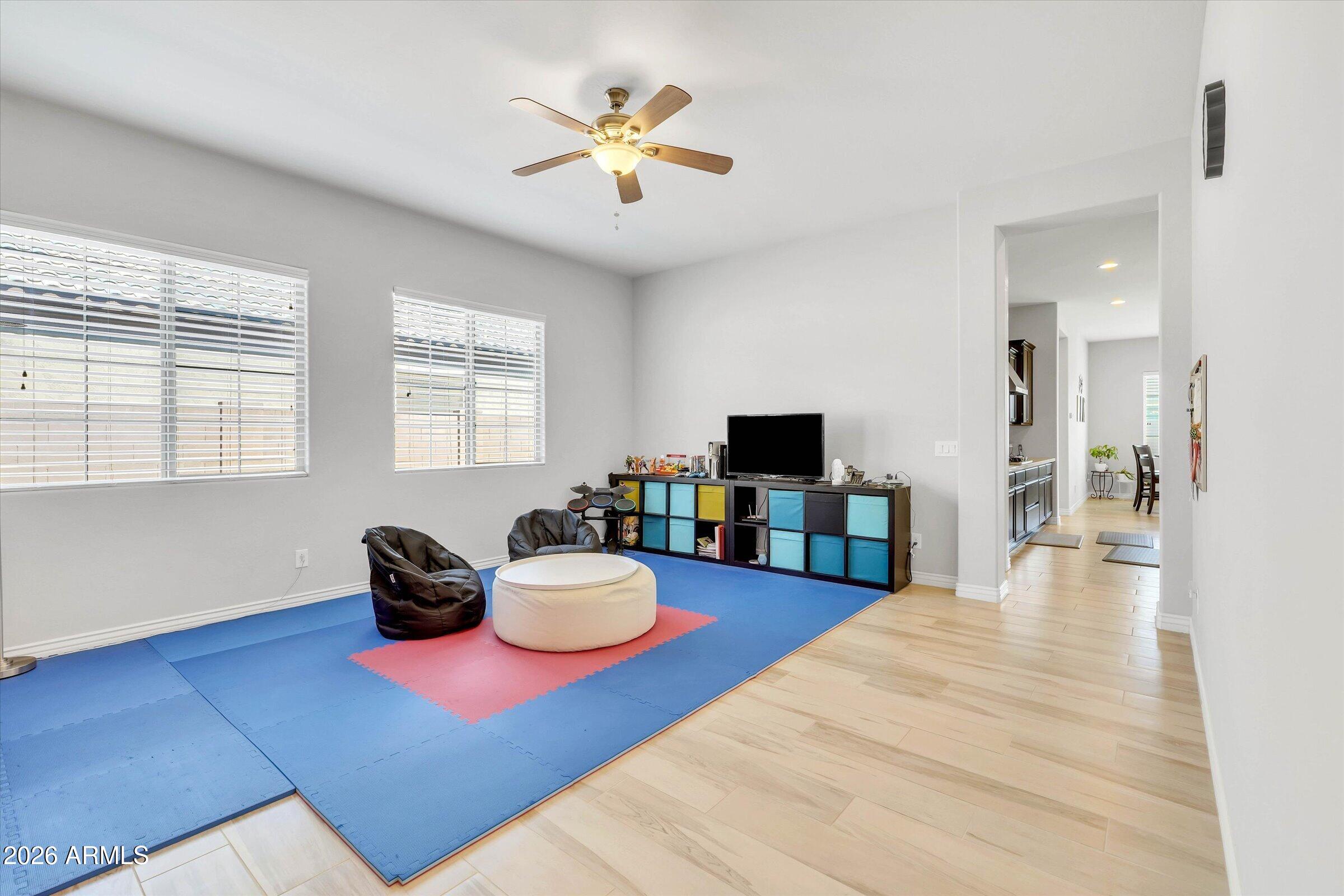 3353 E ASTER Drive