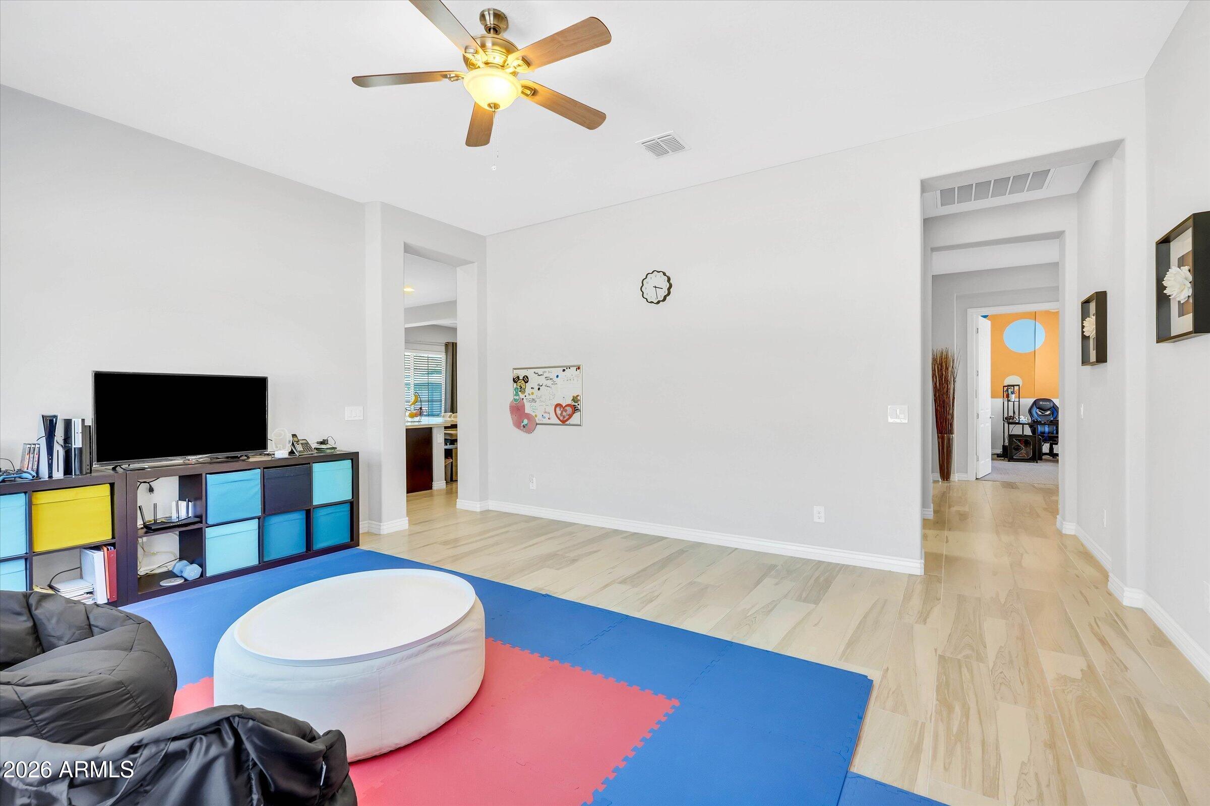 3353 E ASTER Drive