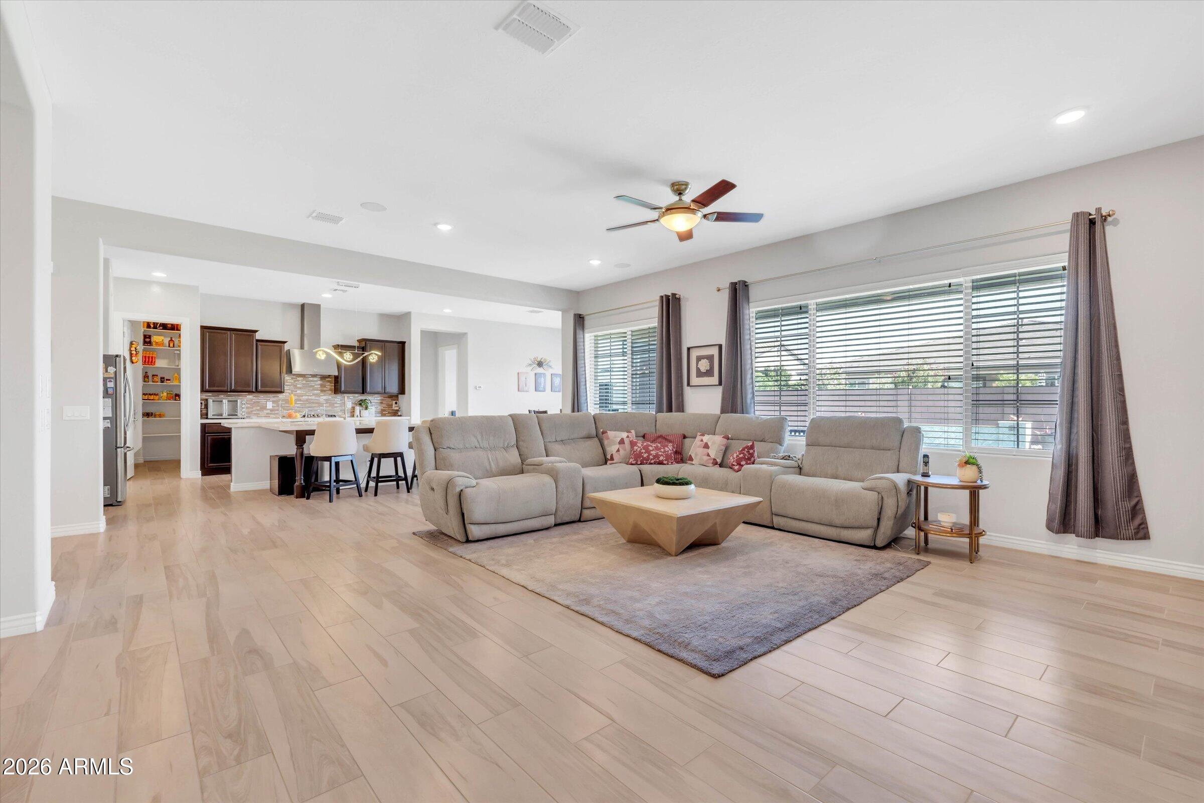 3353 E ASTER Drive