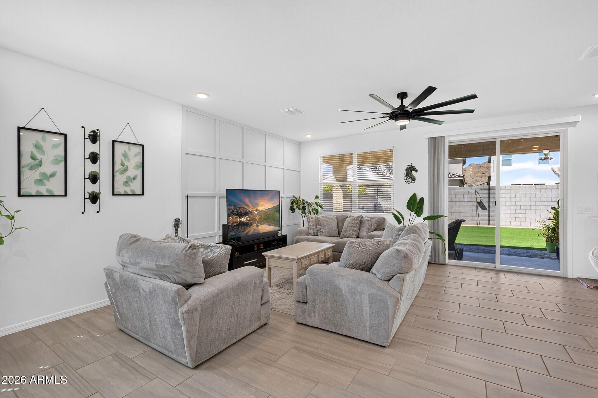 4381 W MOUNTAIN LAURAL Drive