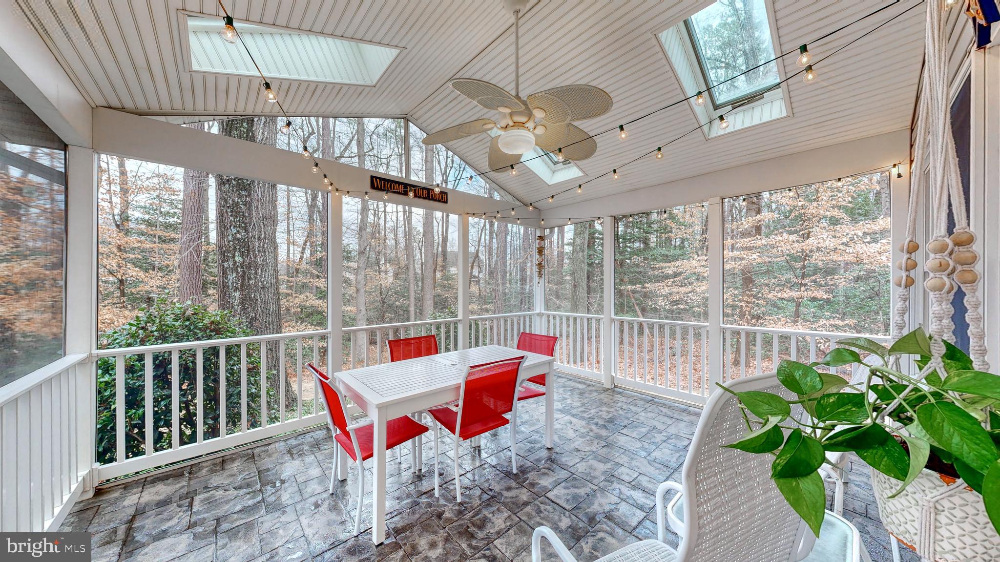 489 RUYTER DRIVE