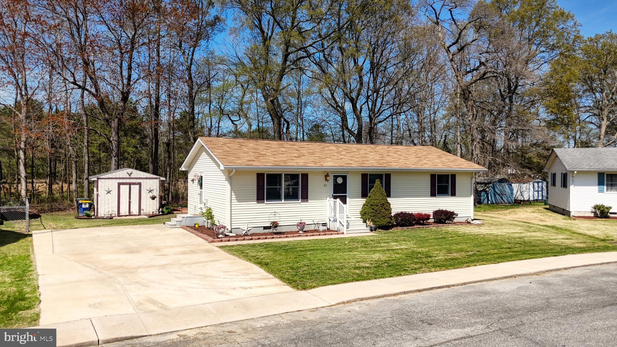 37 KERRY CIRCLE
