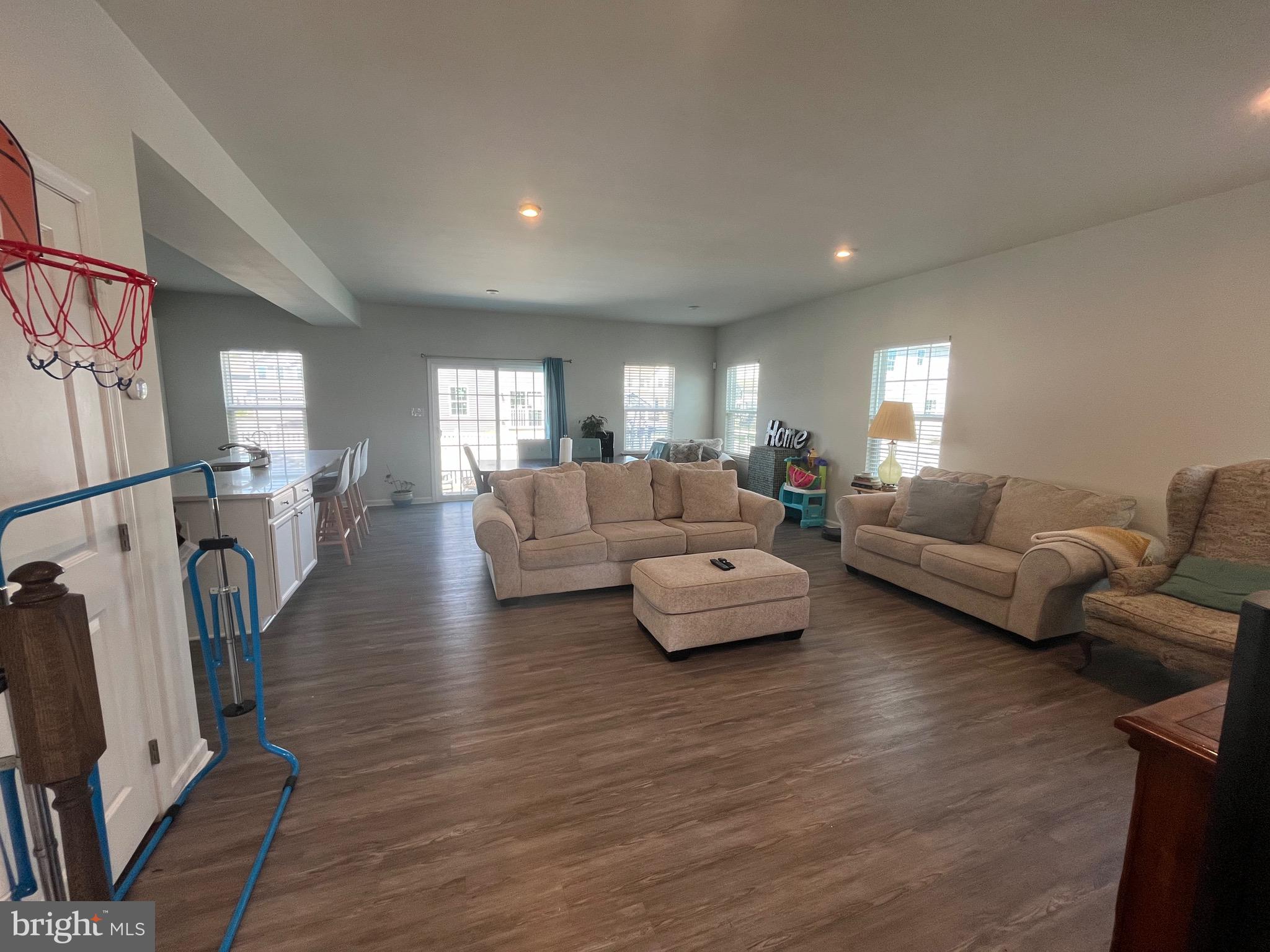32 CONACH LANE