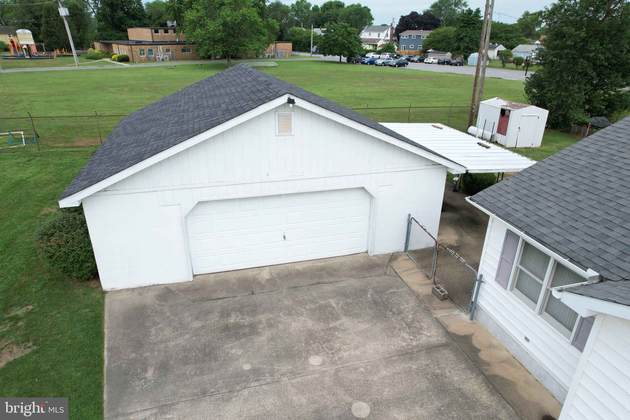 3 OAK DRIVE