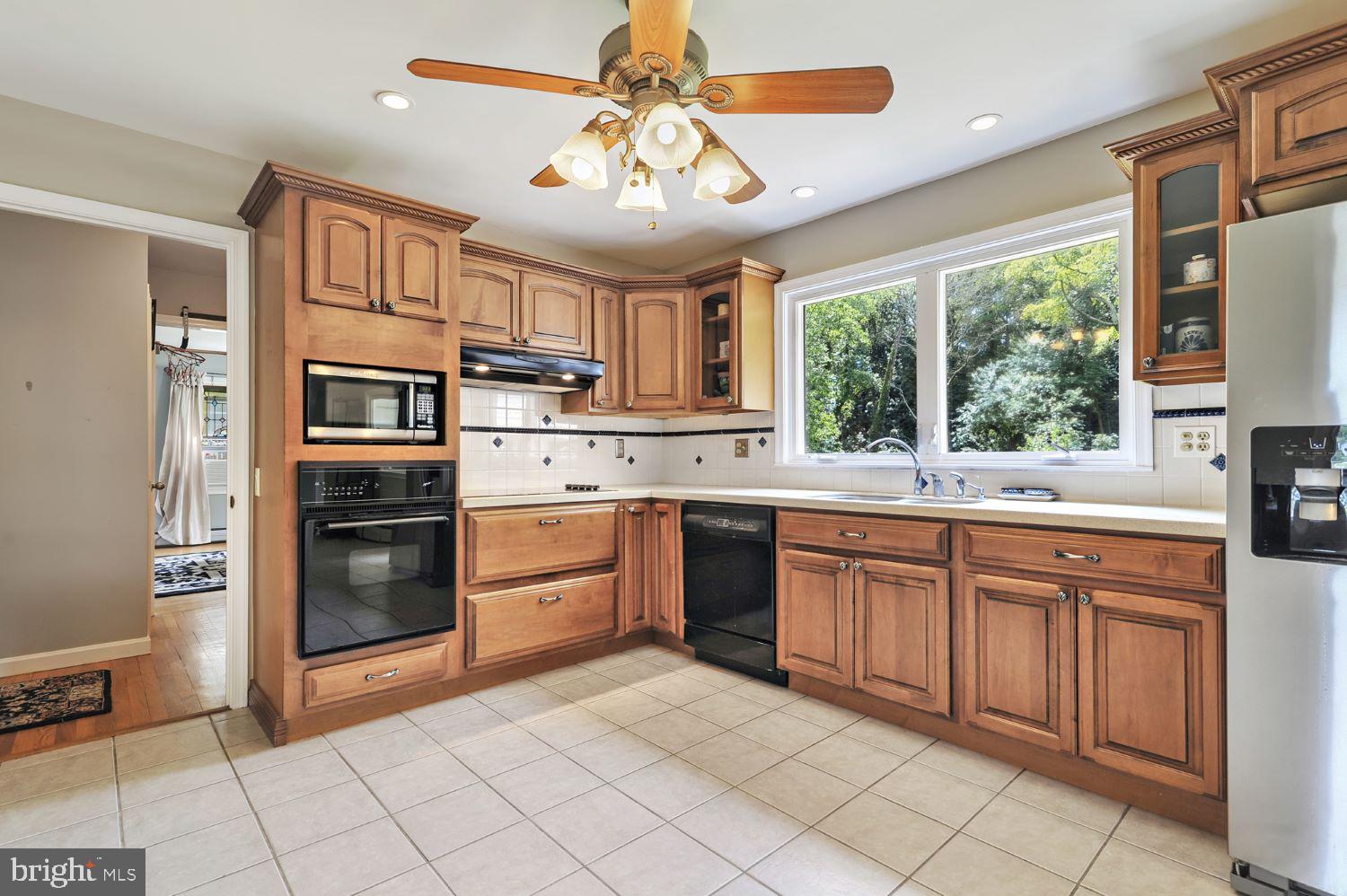 170 LYNNHAVEN DRIVE