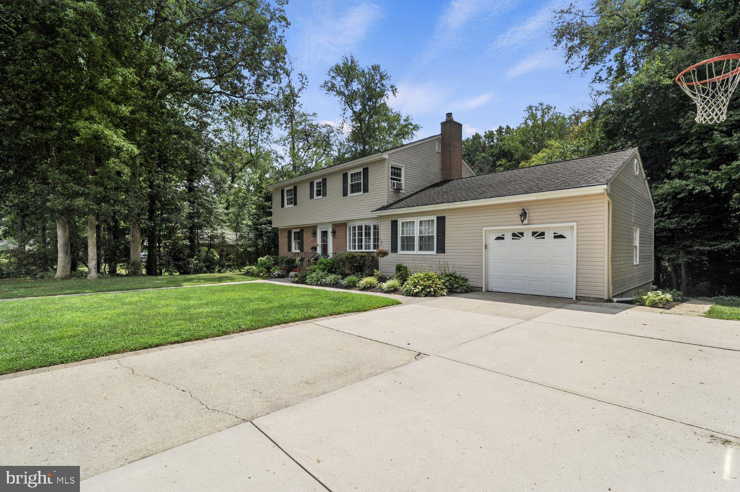 170 LYNNHAVEN DRIVE