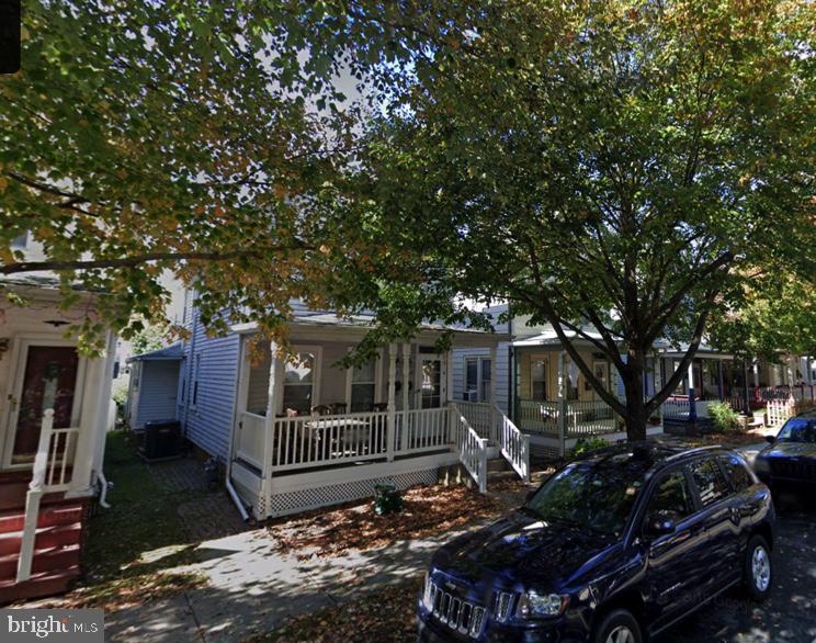 228 N GOVERNORS AVENUE