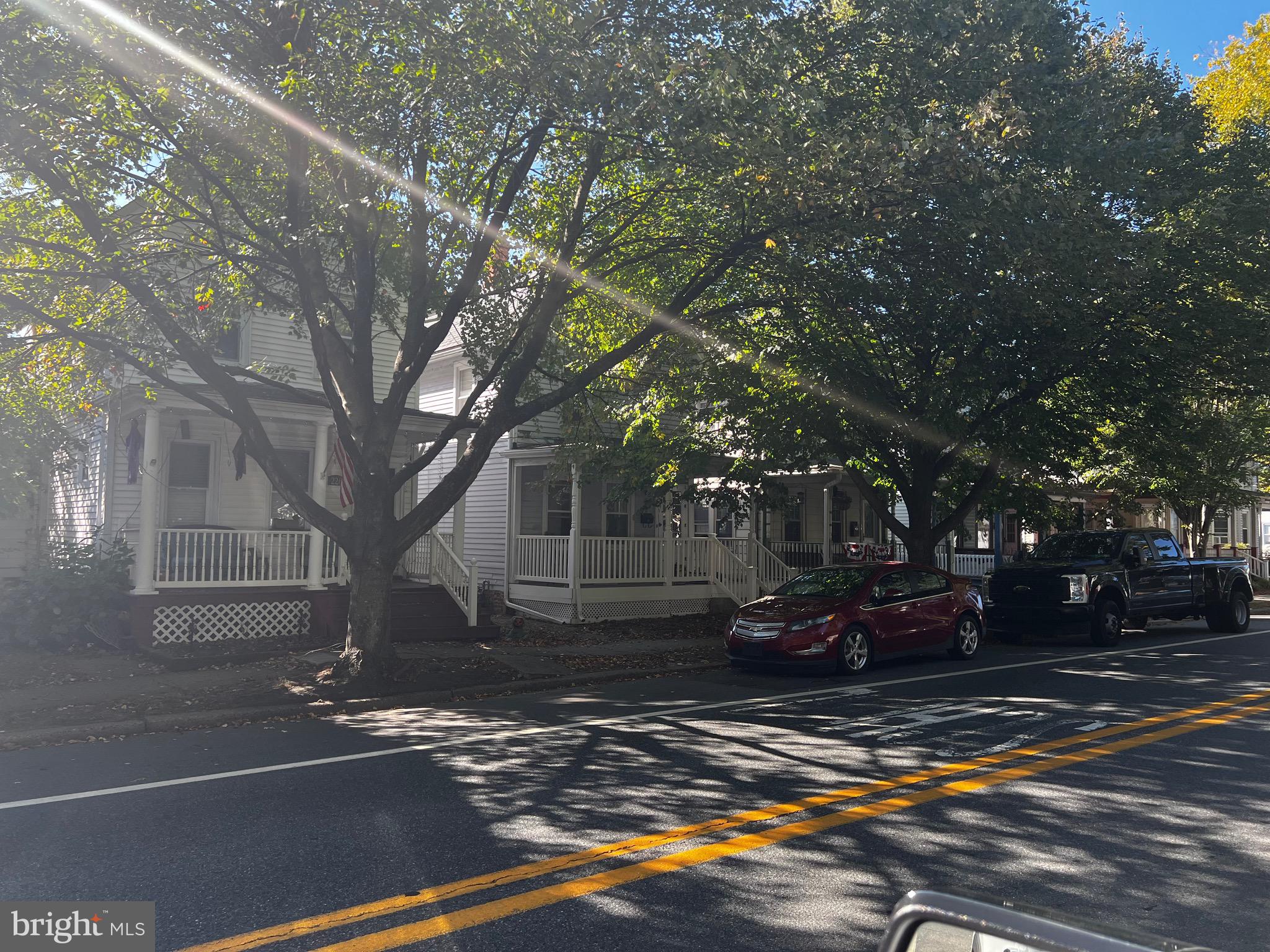 228 N GOVERNORS AVENUE