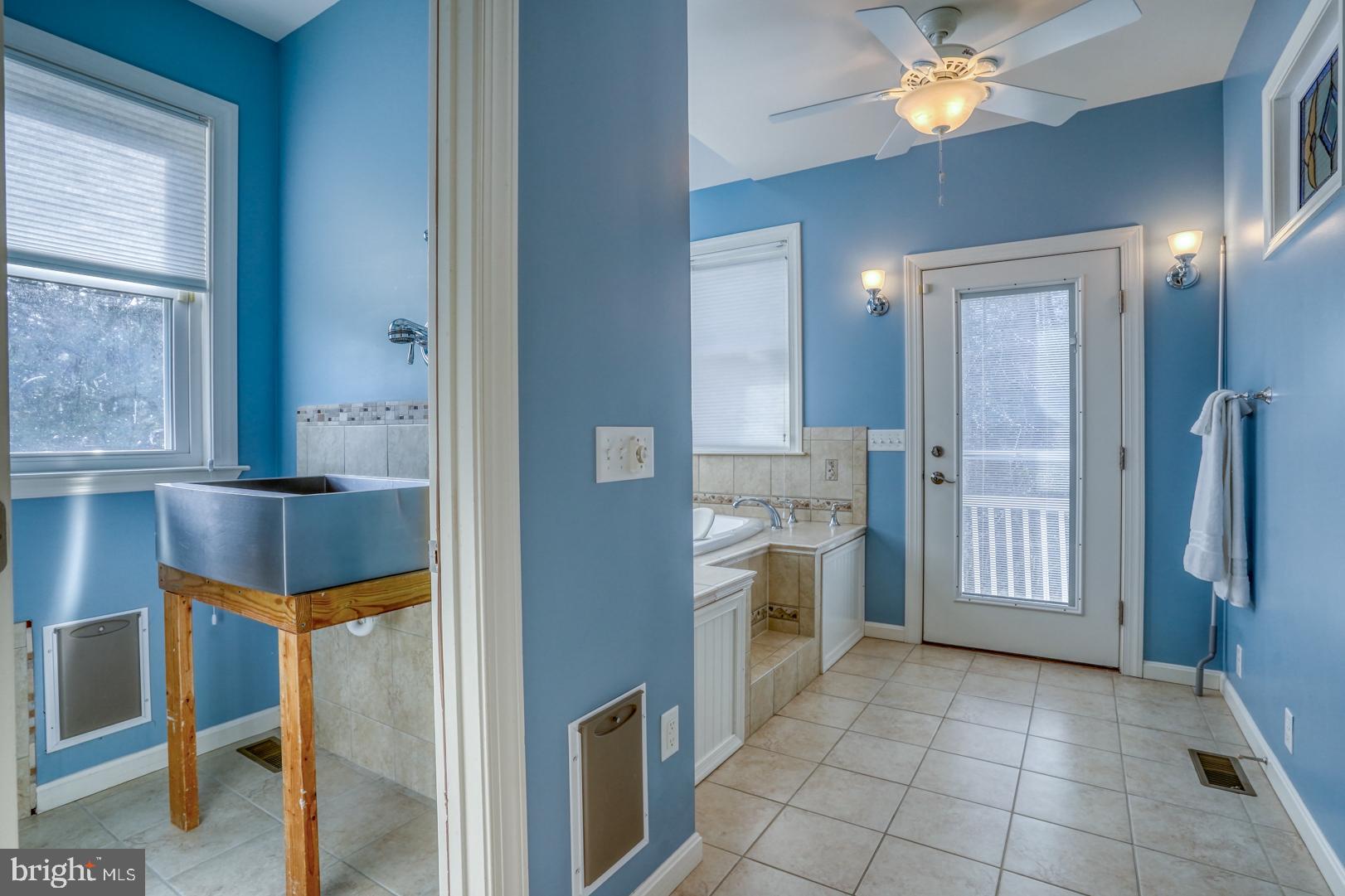 890 RAVEN CIRCLE