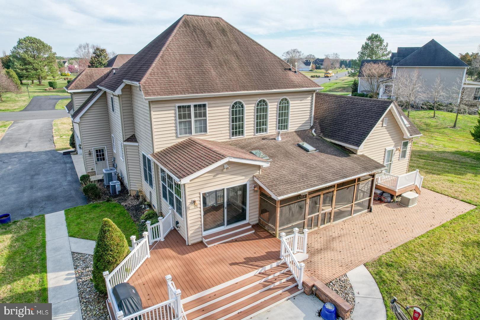 890 RAVEN CIRCLE