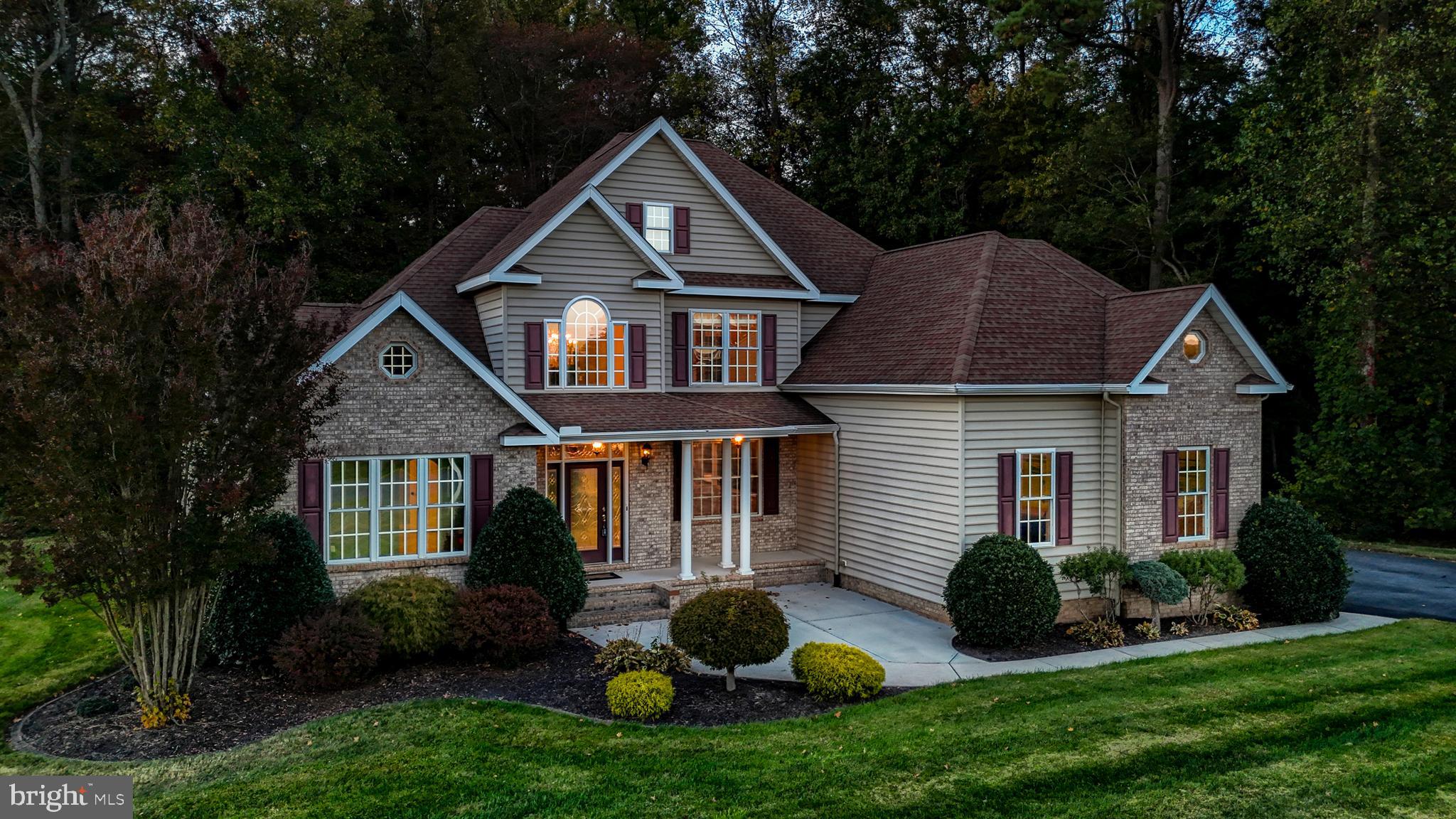890 RAVEN CIRCLE