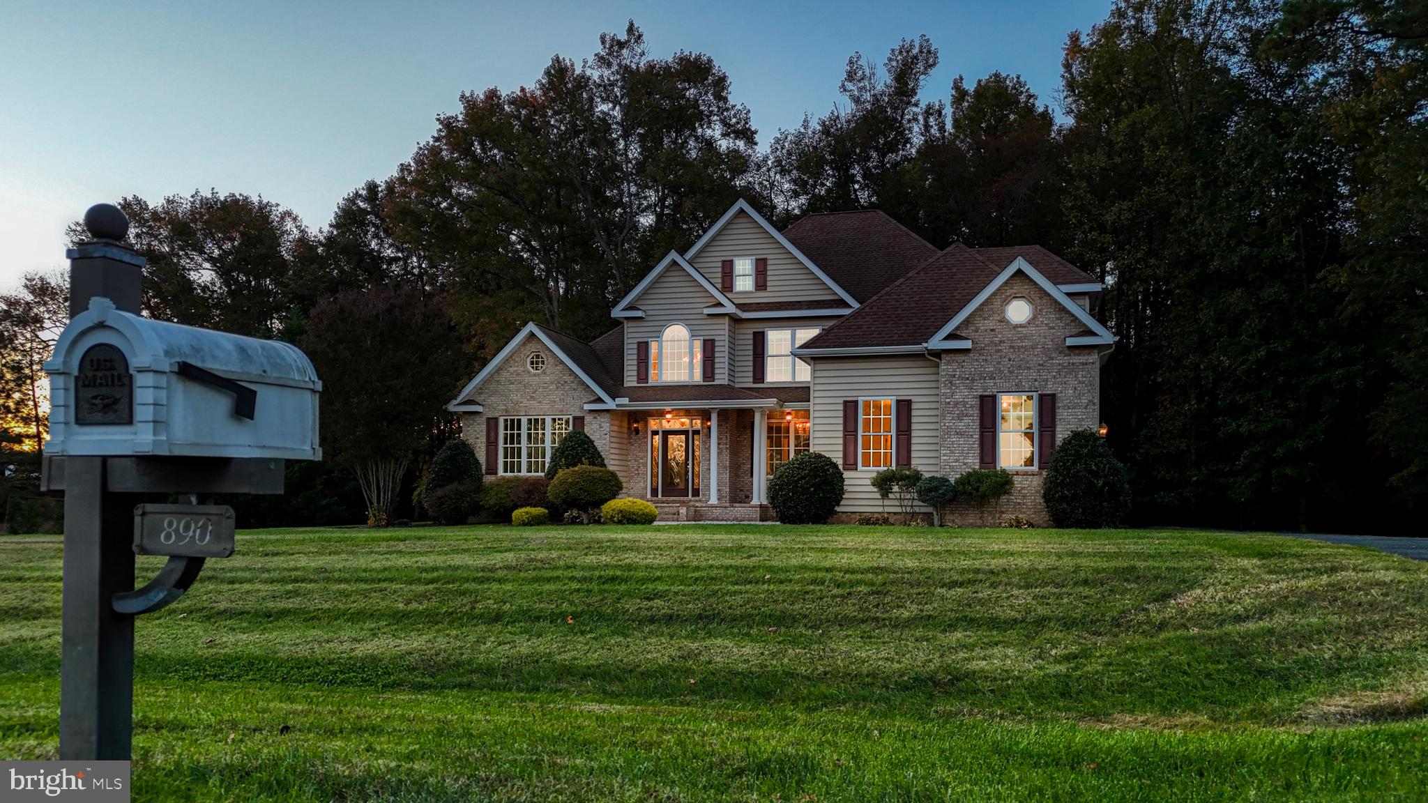 890 RAVEN CIRCLE