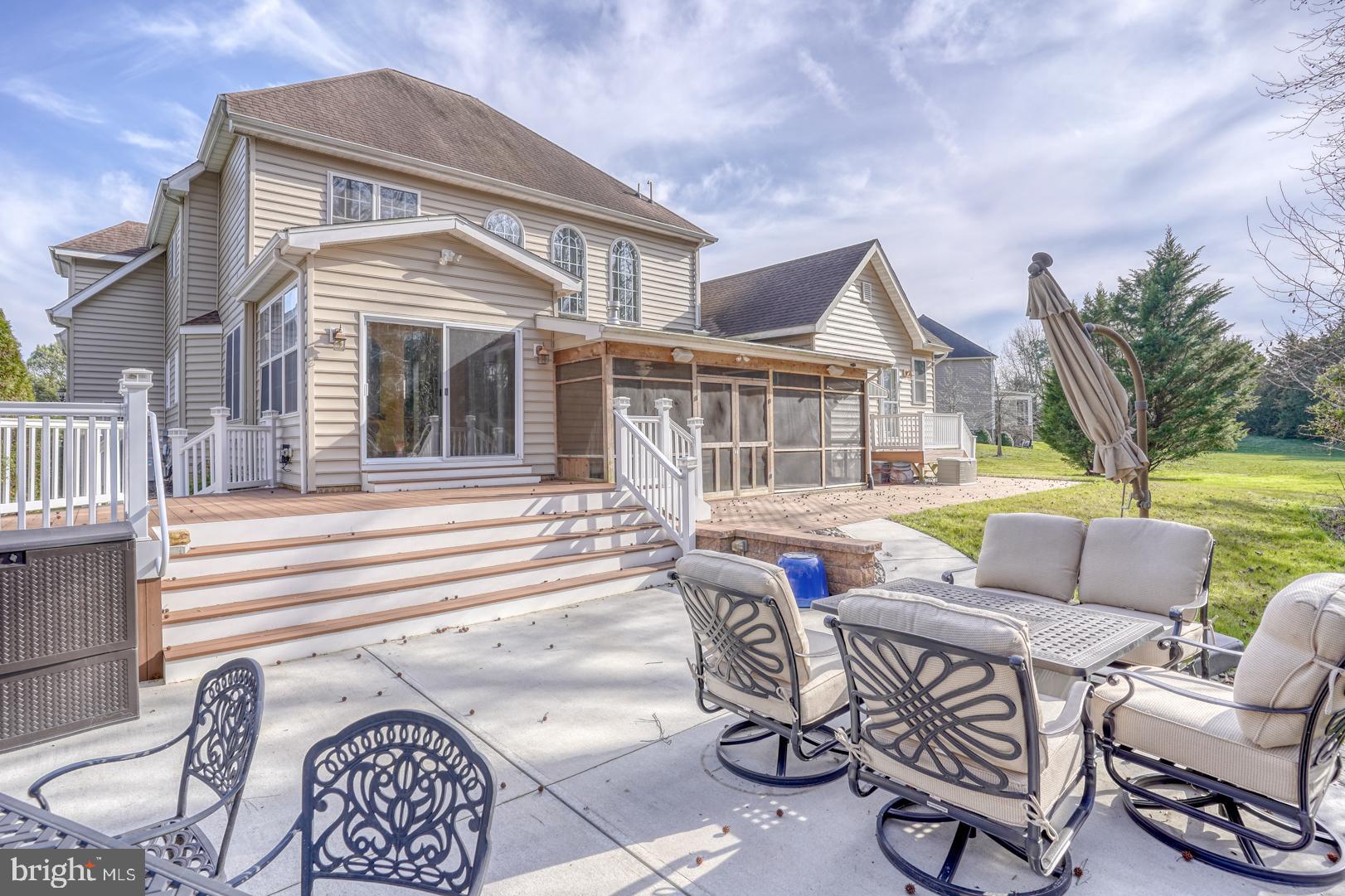 890 RAVEN CIRCLE