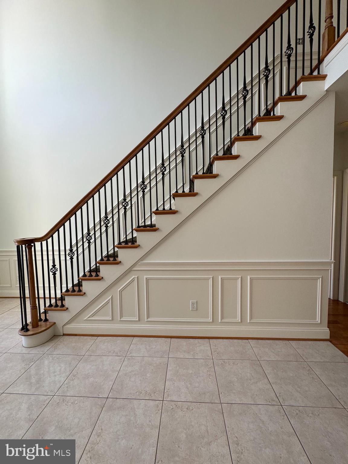 890 RAVEN CIRCLE