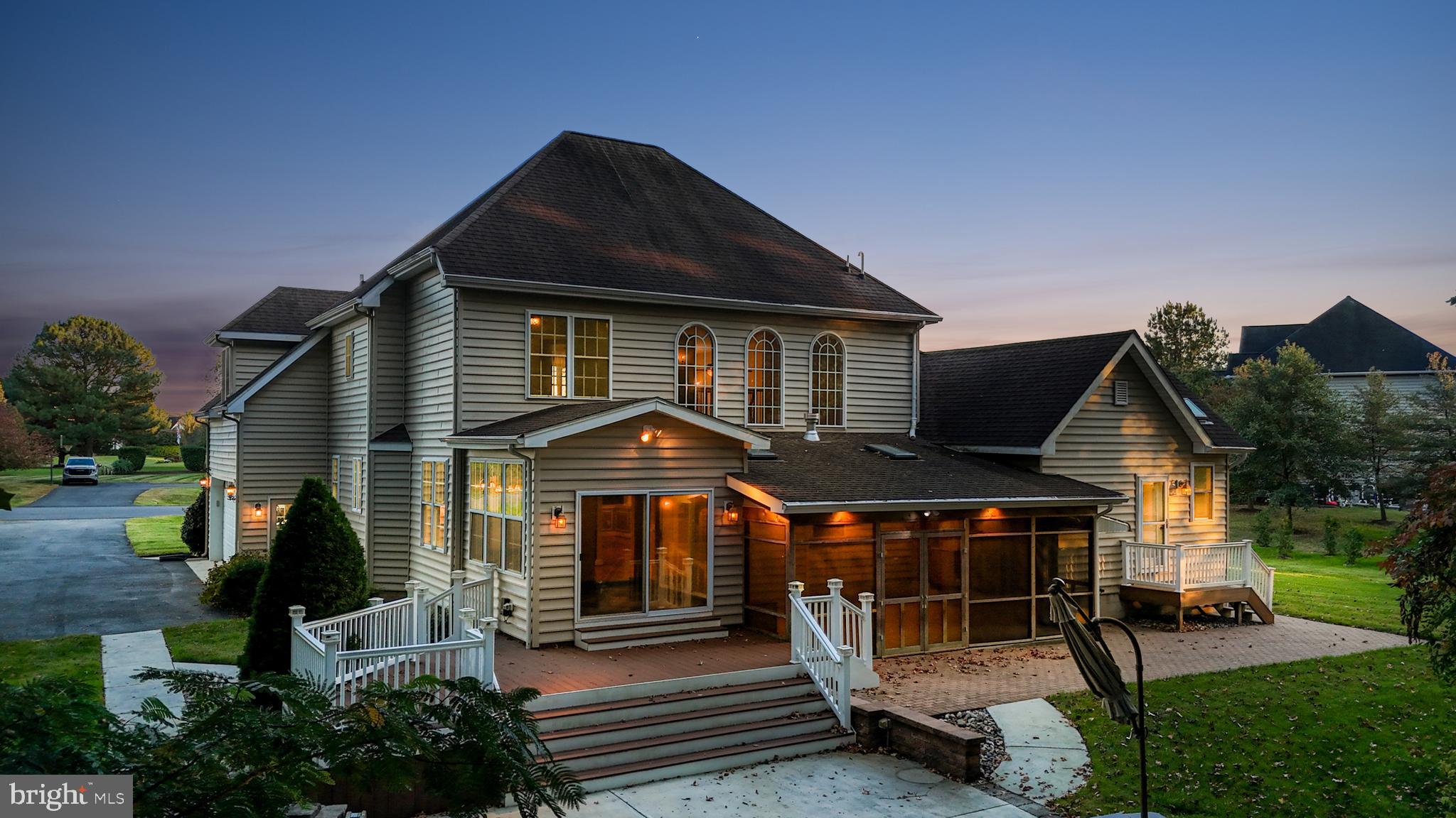 890 RAVEN CIRCLE