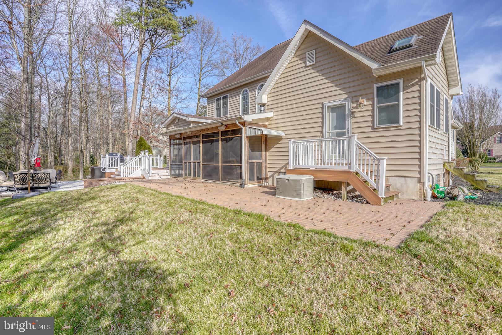 890 RAVEN CIRCLE