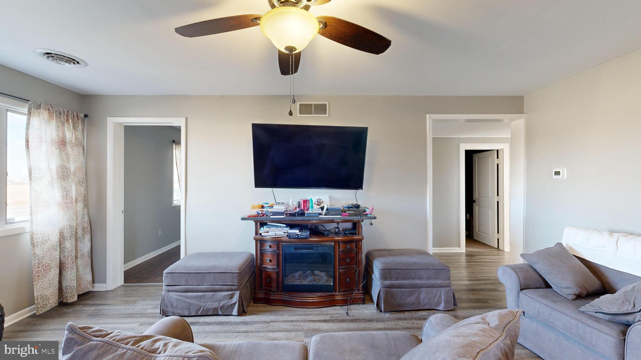 7429 BAYSIDE DRIVE