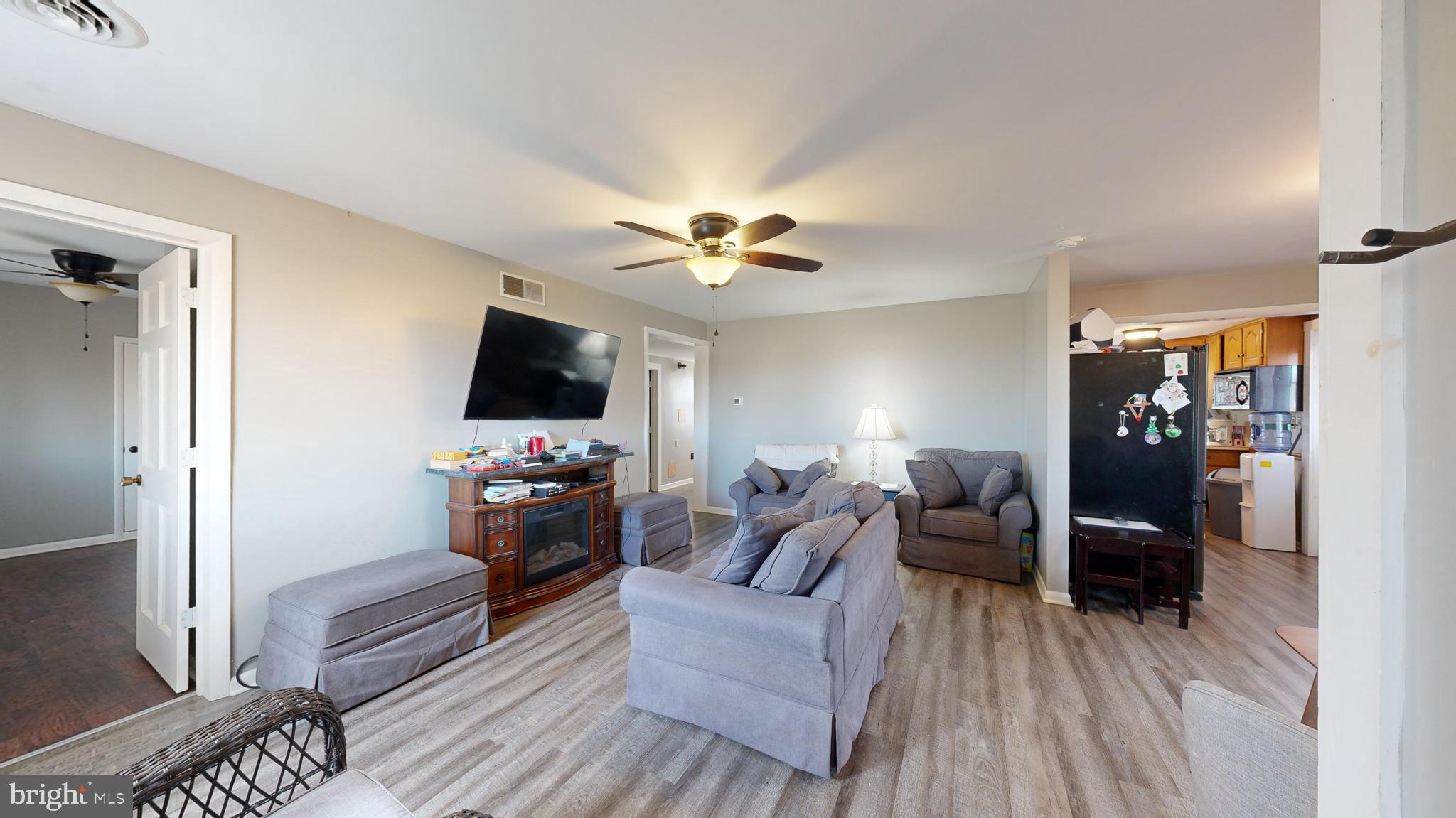 7429 BAYSIDE DRIVE