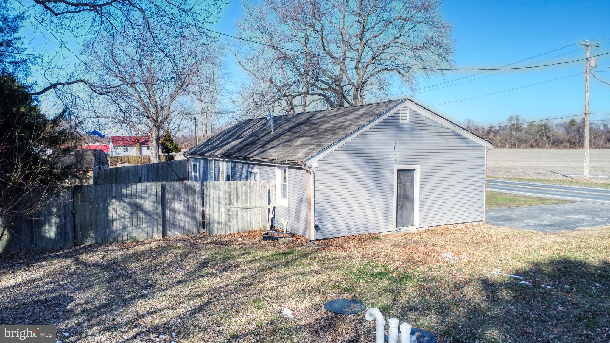 7429 BAYSIDE DRIVE